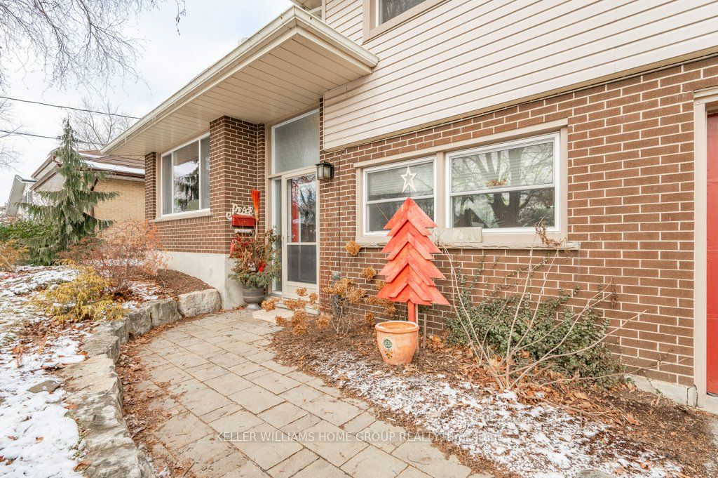 19 Brentwood Dr