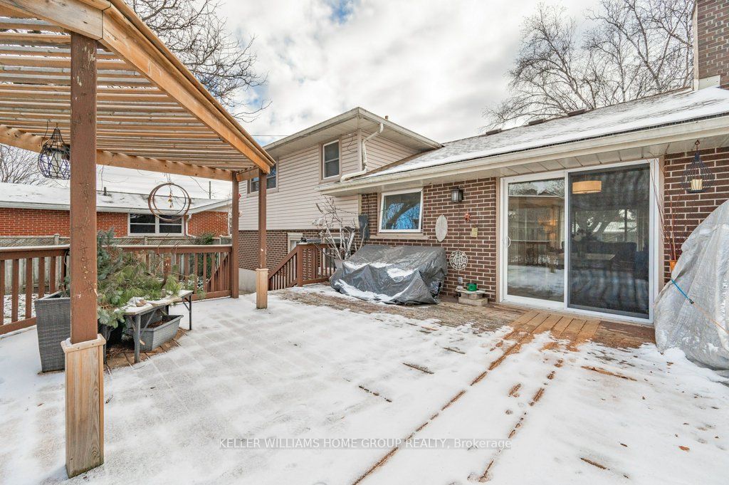 19 Brentwood Dr