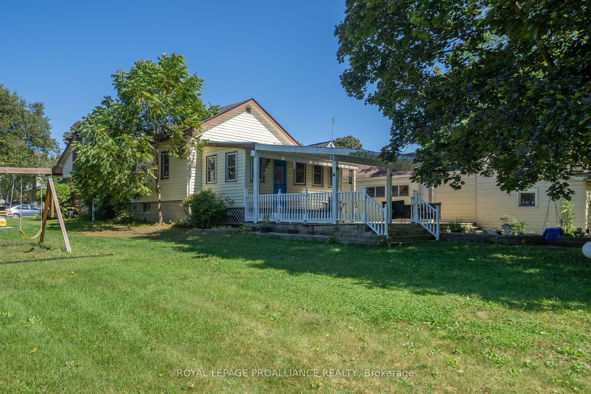 8 Albert St