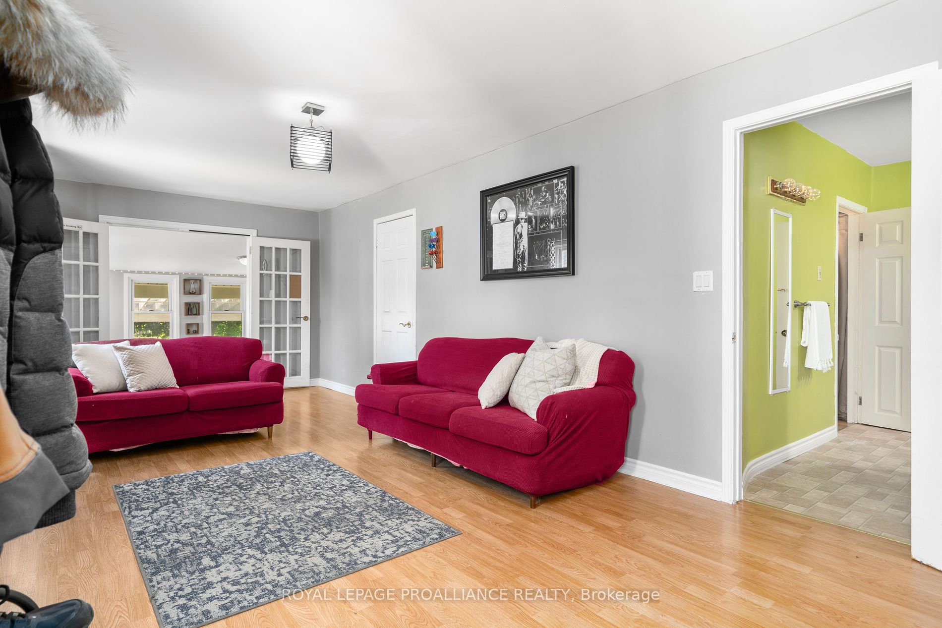 8 Albert St
