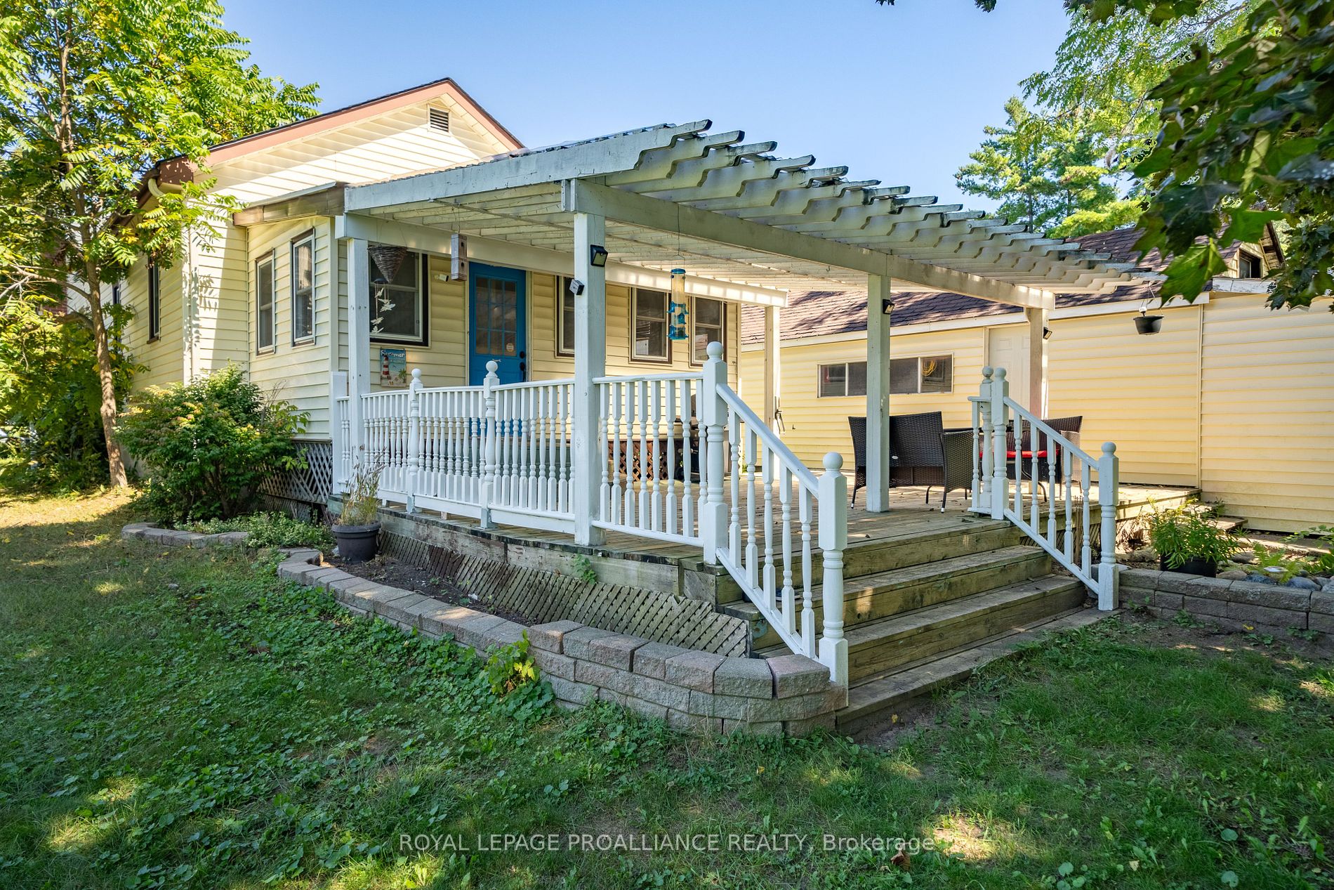8 Albert St