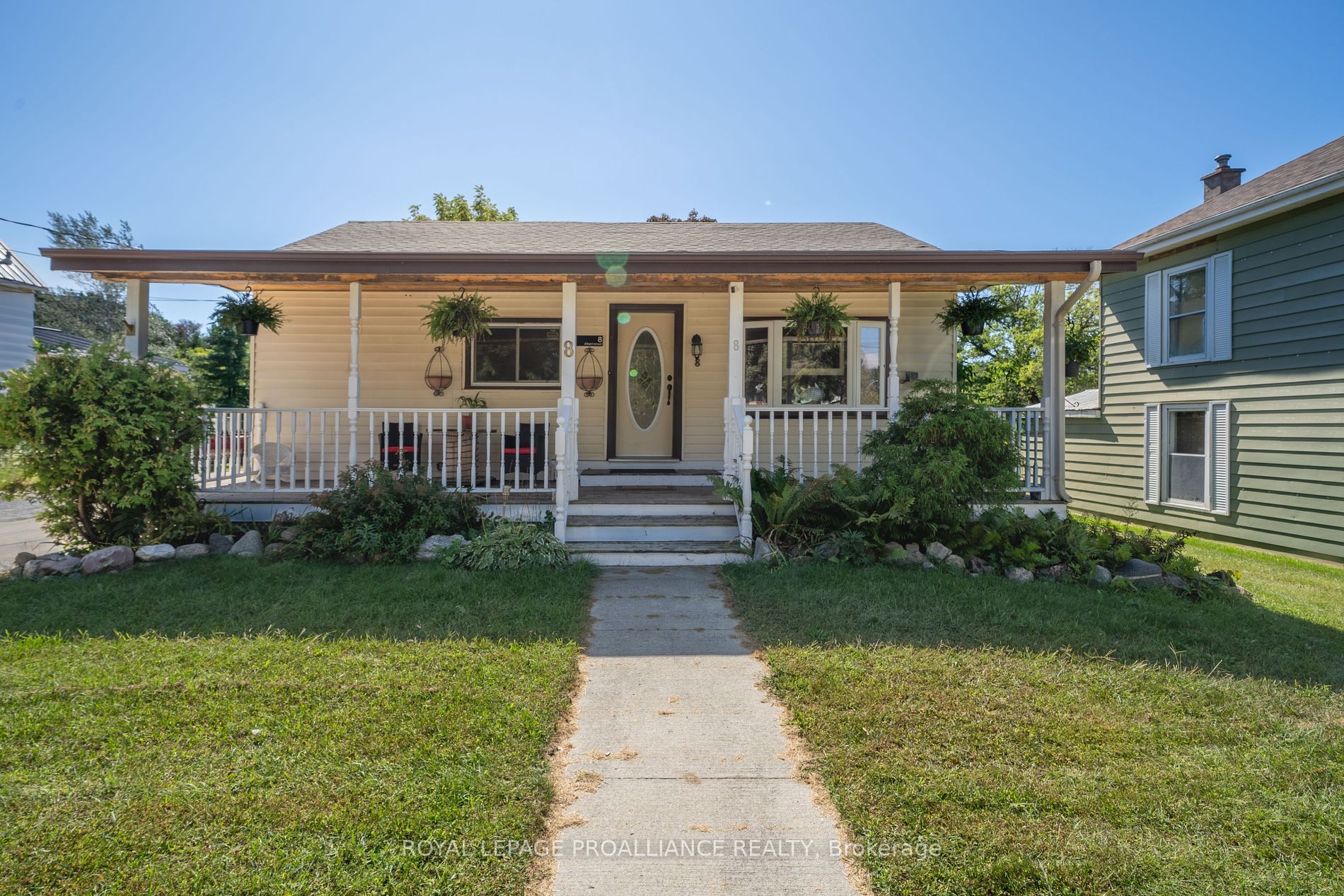 8 Albert St