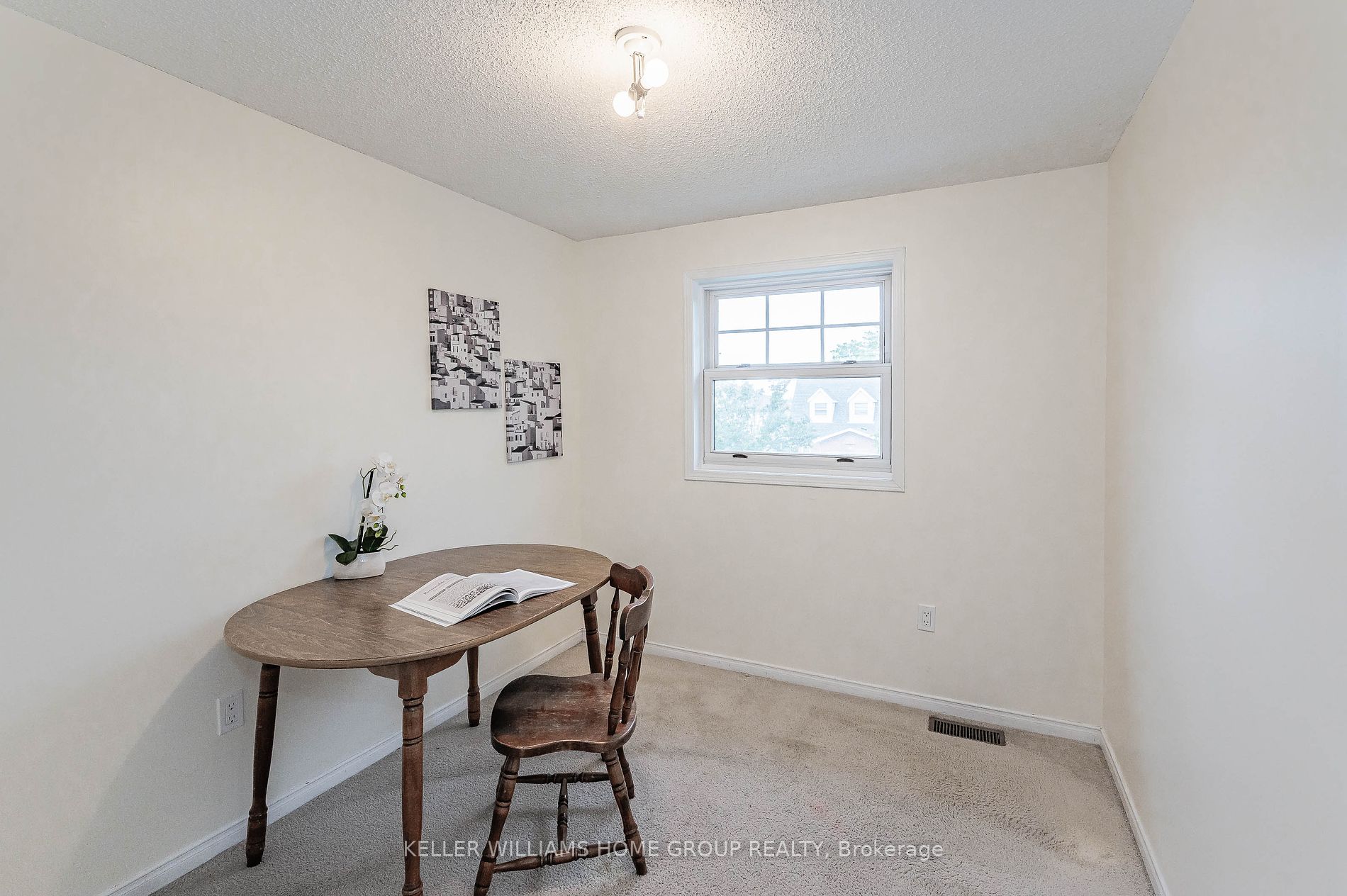 26 Sidney Cres