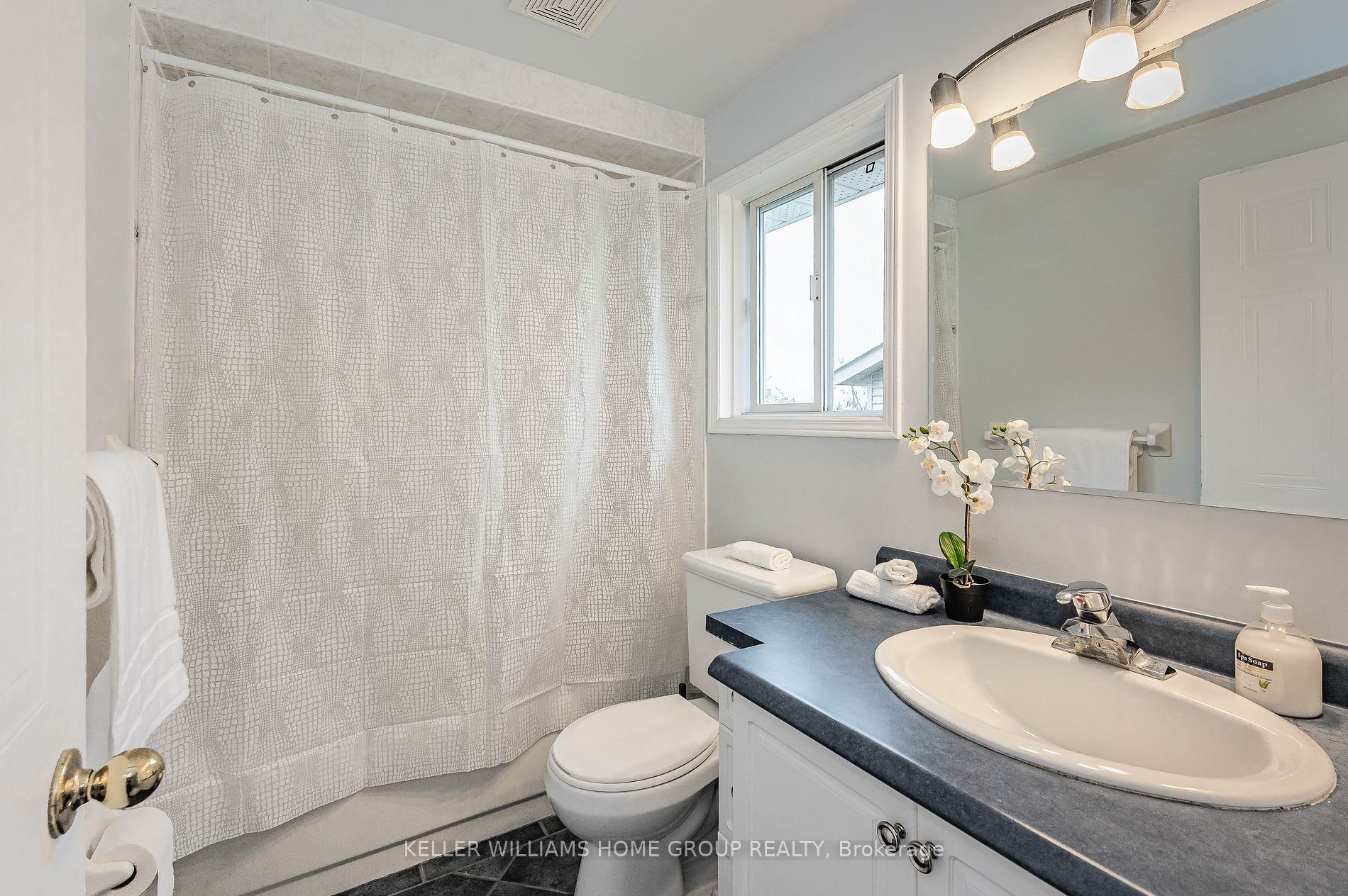 26 Sidney Cres