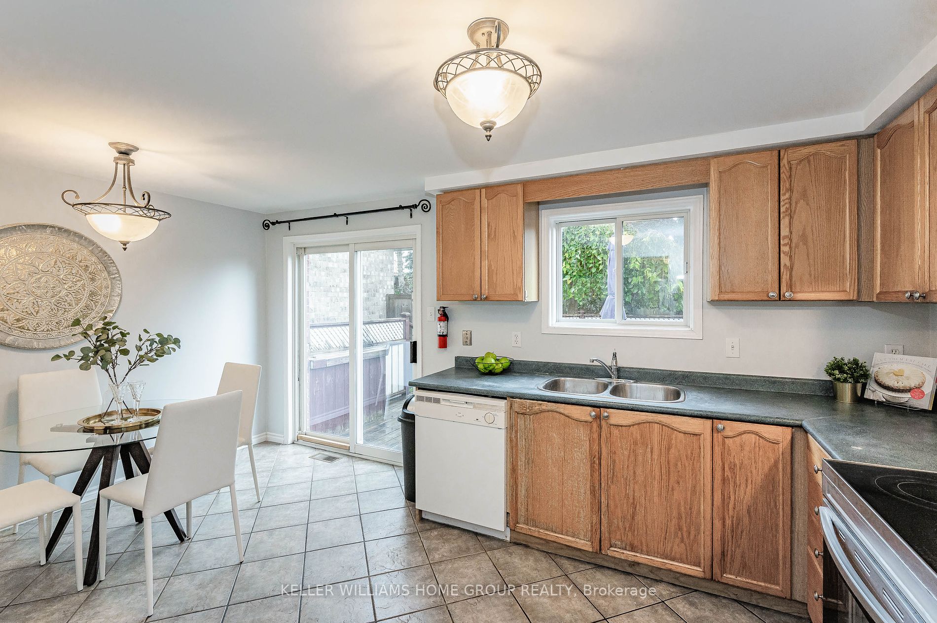 26 Sidney Cres