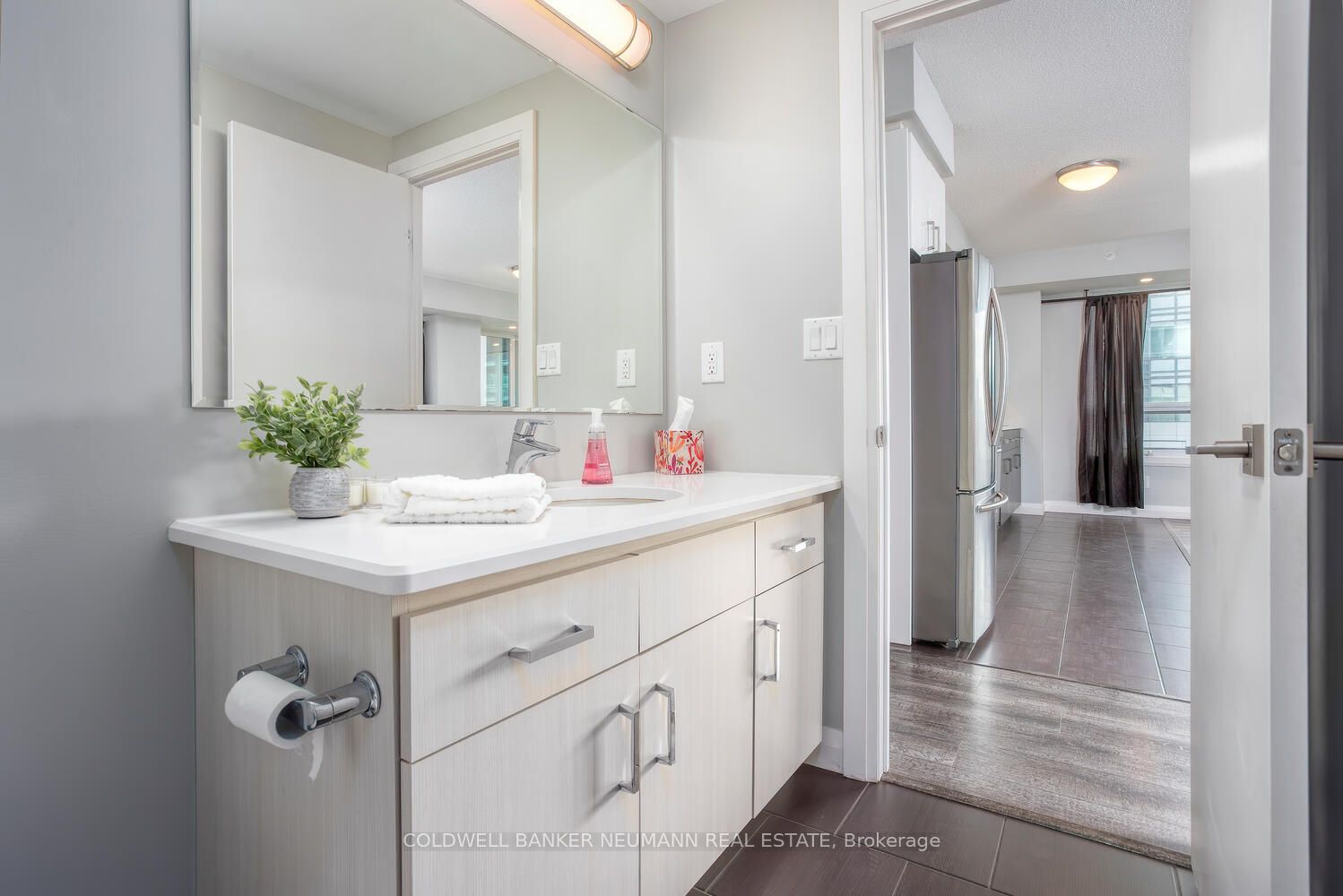 53 Arthur St S, #504