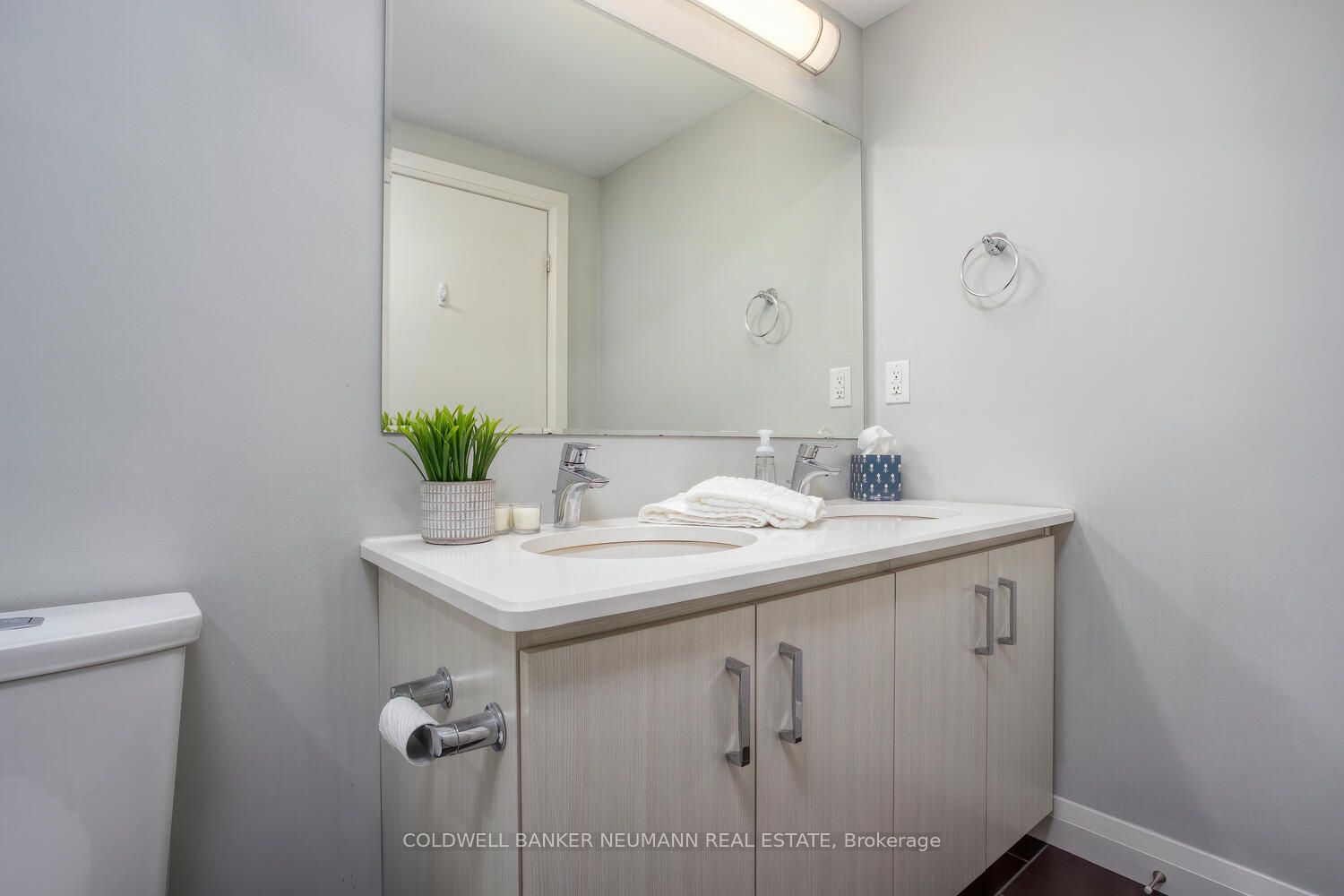 53 Arthur St S, #504