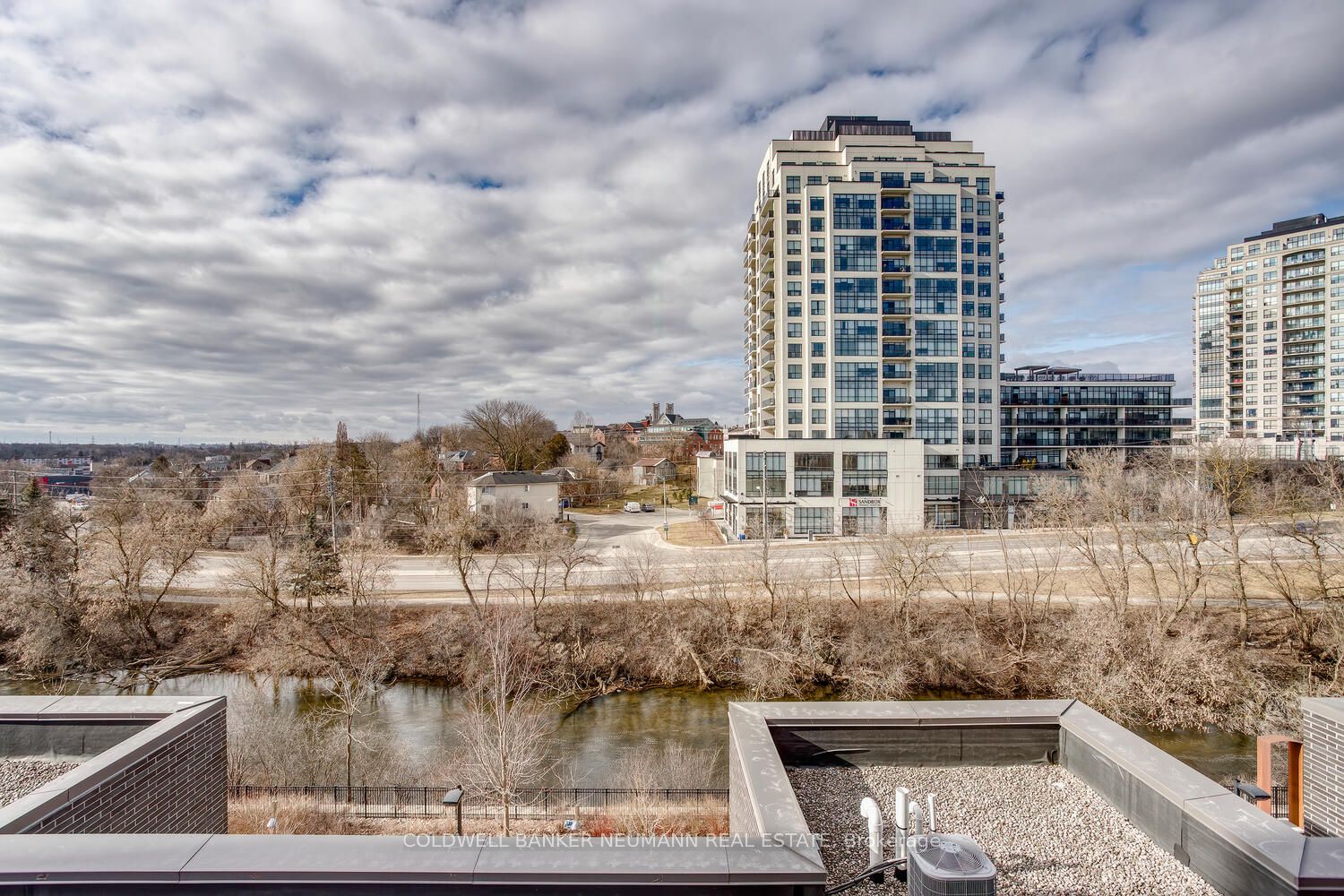 53 Arthur St S, #504