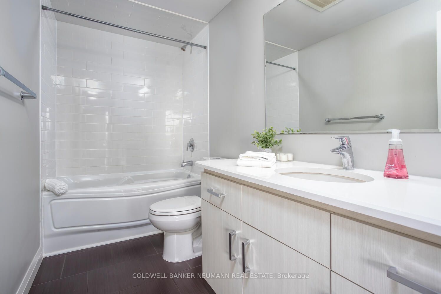 53 Arthur St S, #504