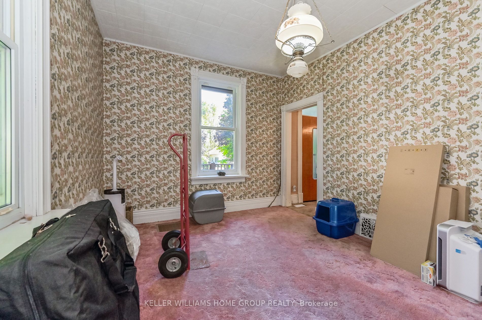 62 Main Street S