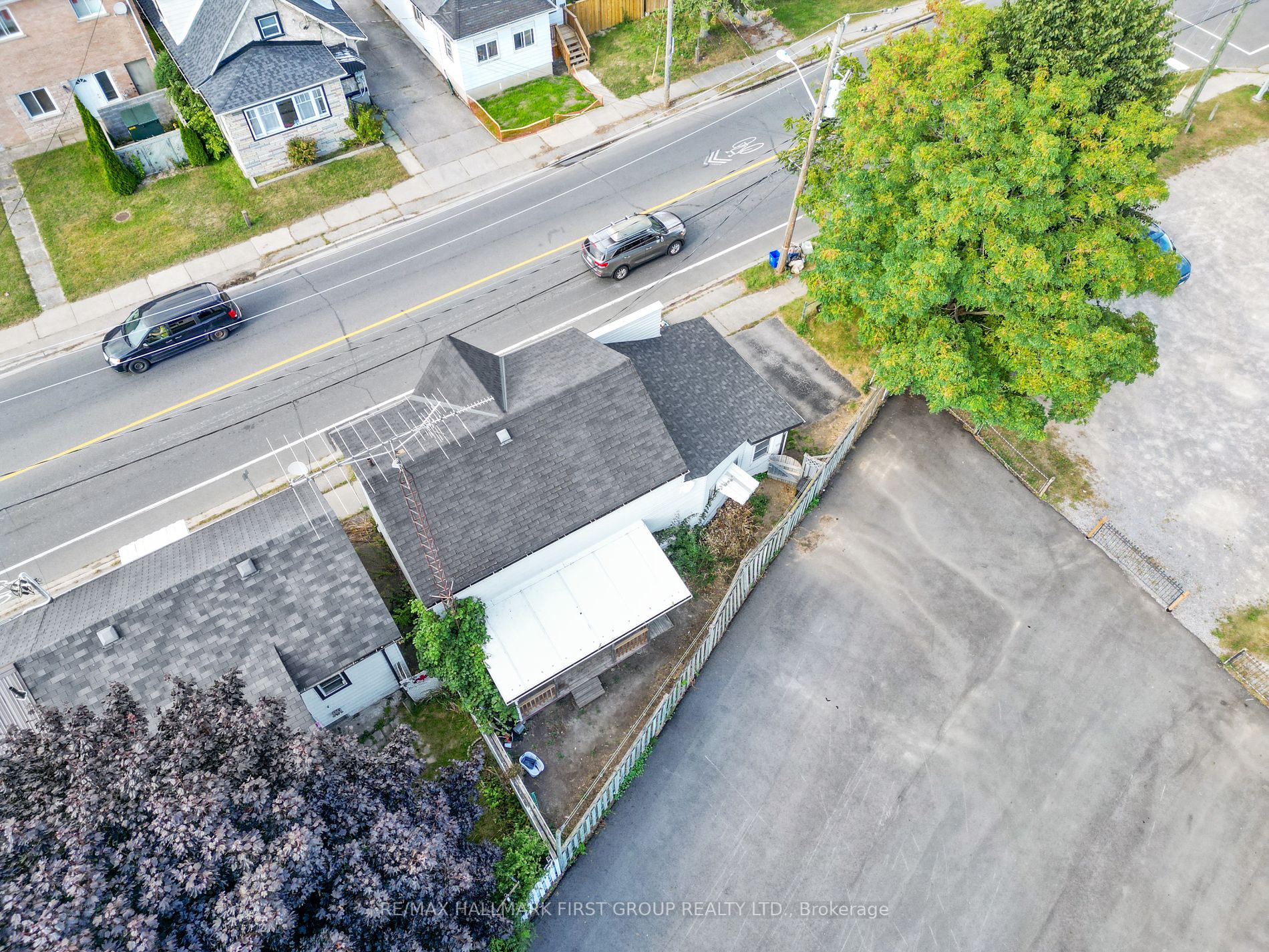 267 University Ave W