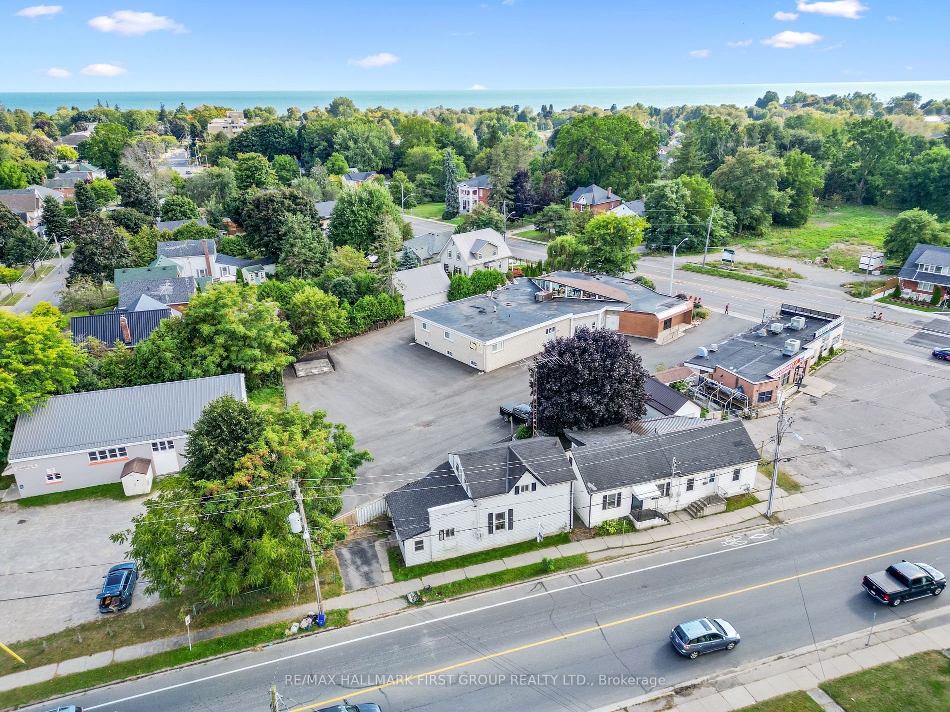 267 University Ave W