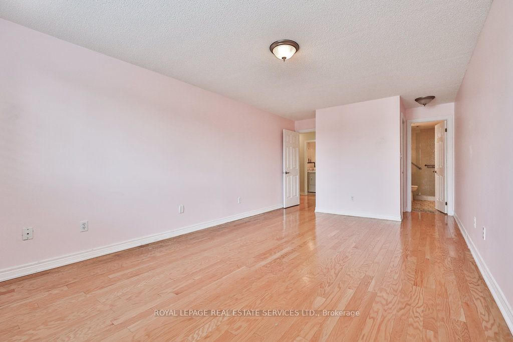 5 Ogilvie Street, #201