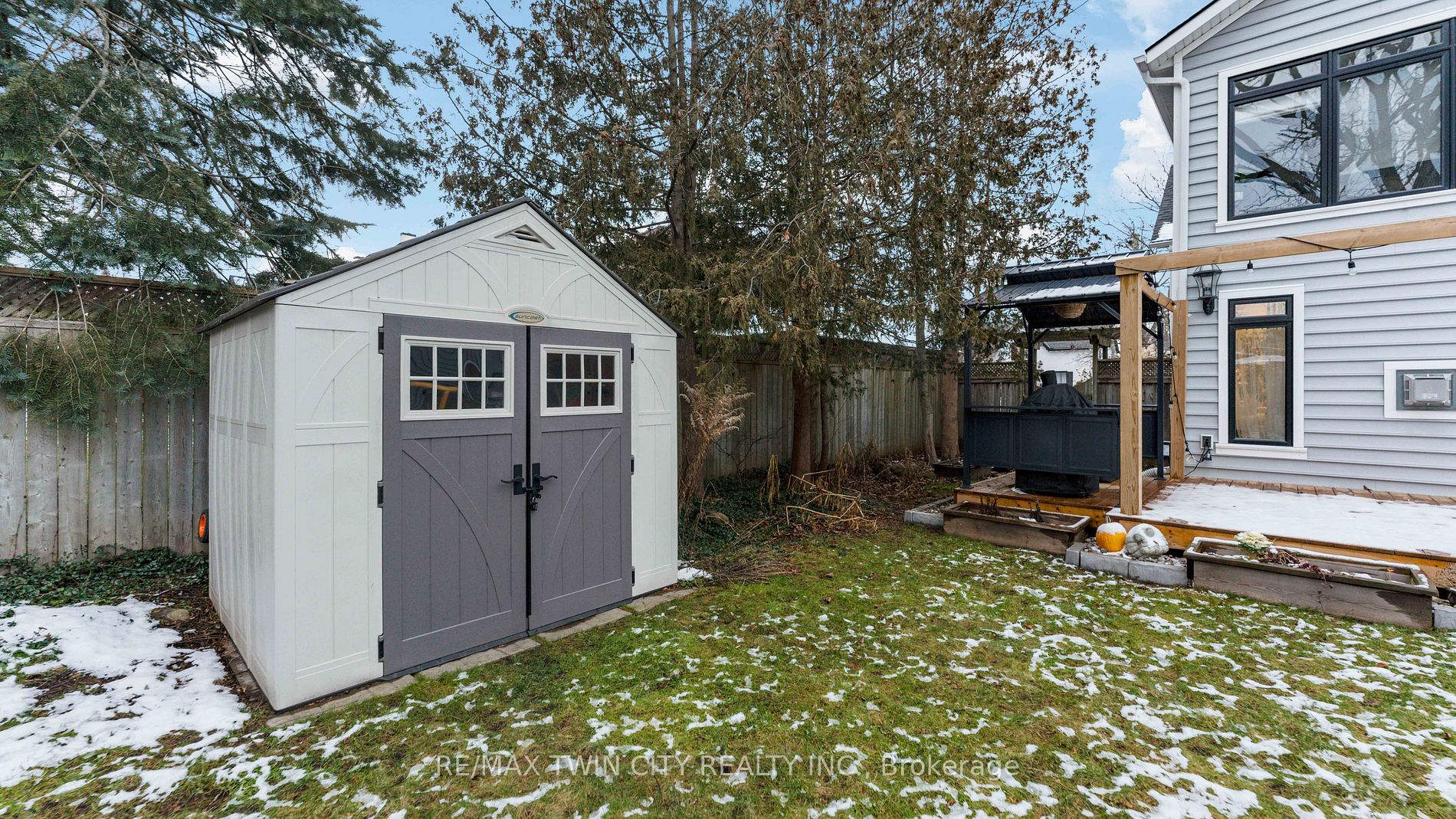 514 George St