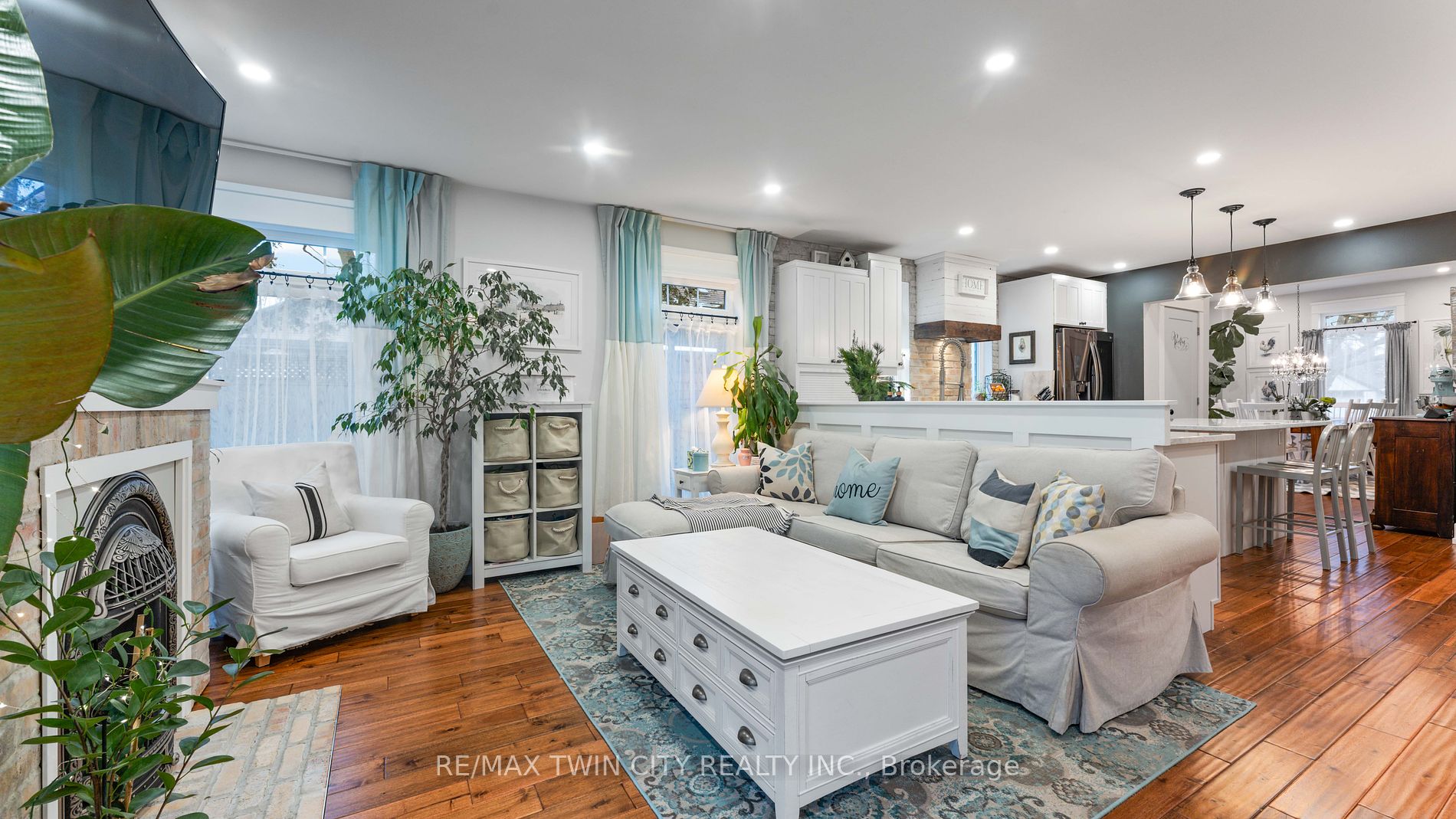 514 George St
