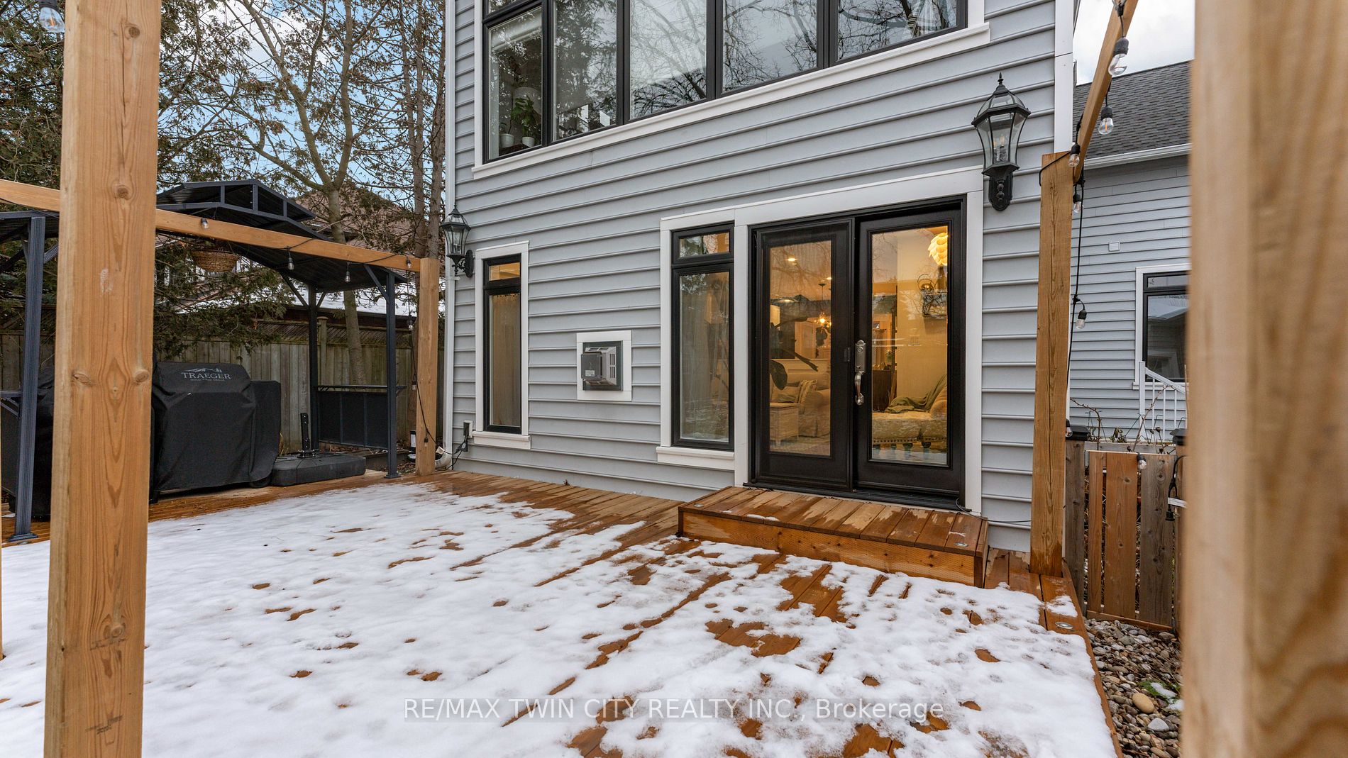 514 George St