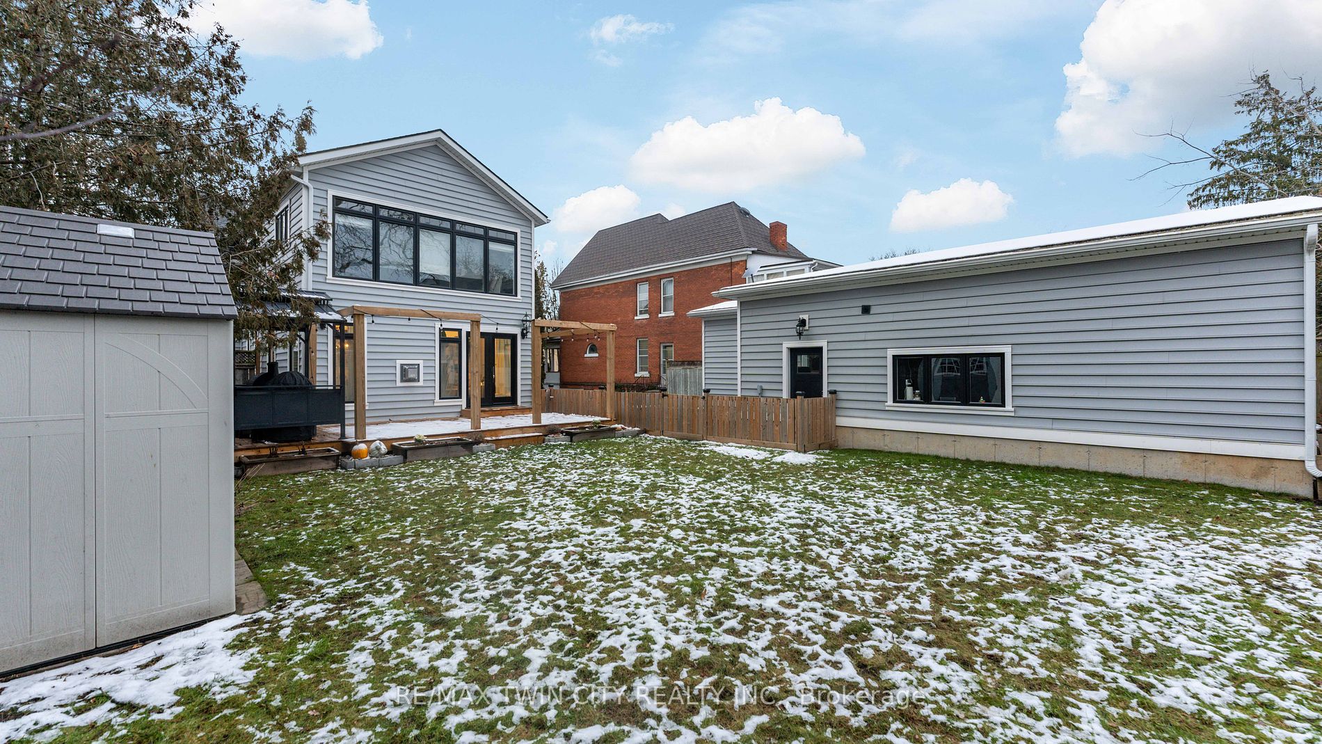 514 George St