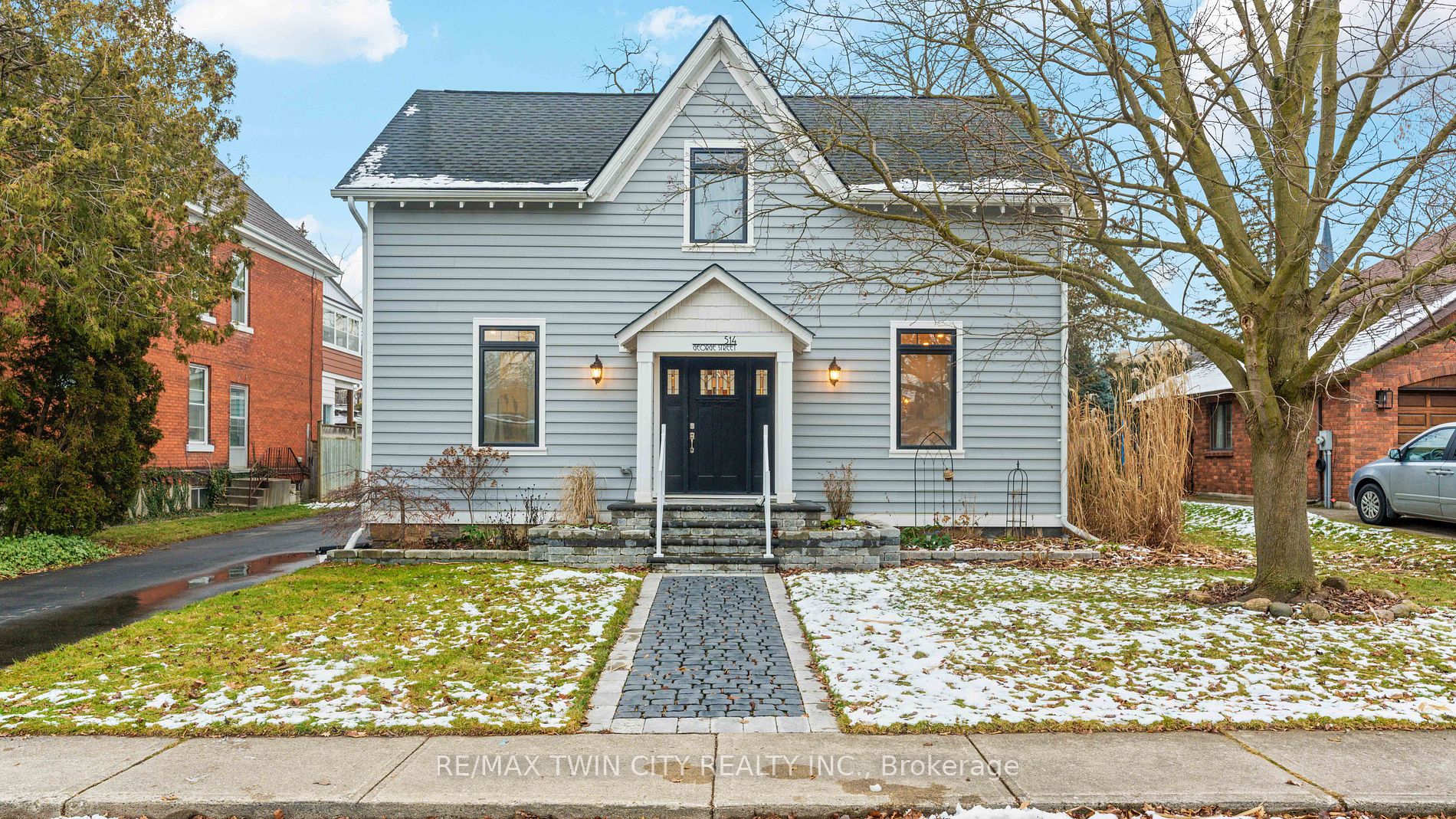 514 George St