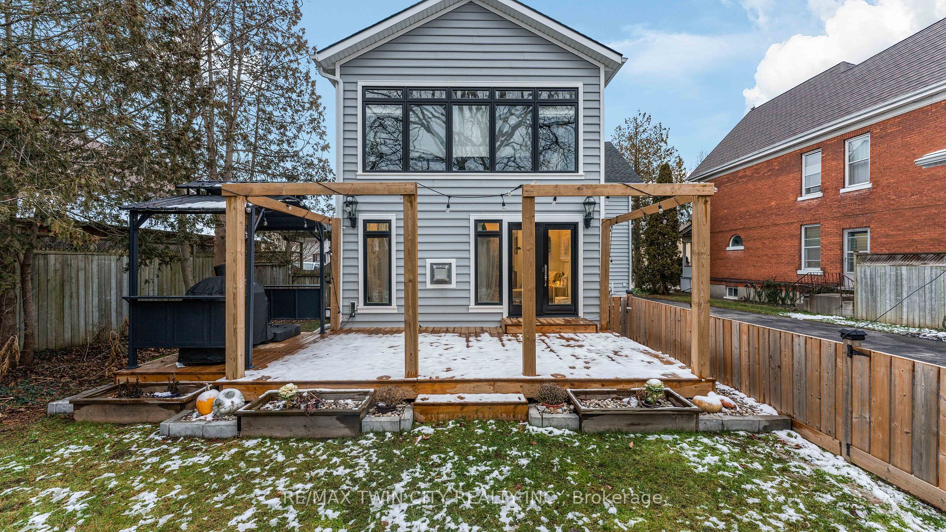 514 George St