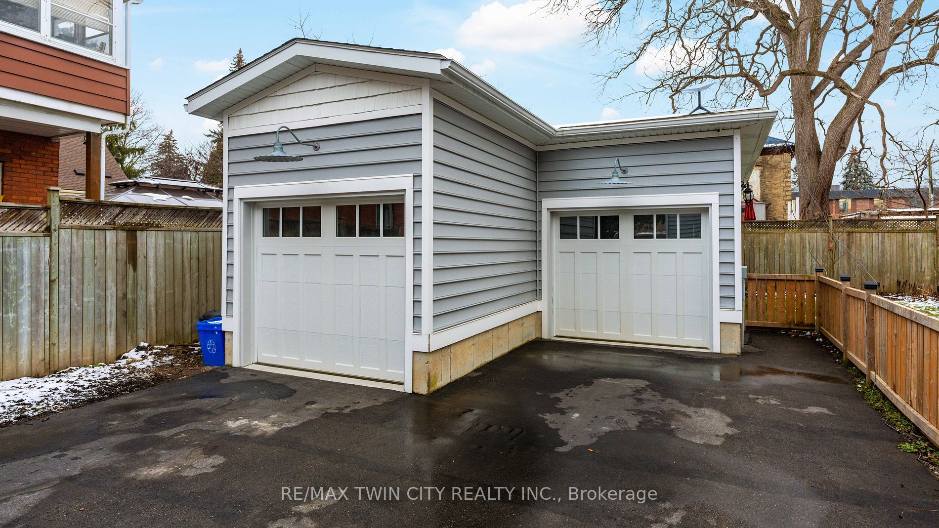 514 George St