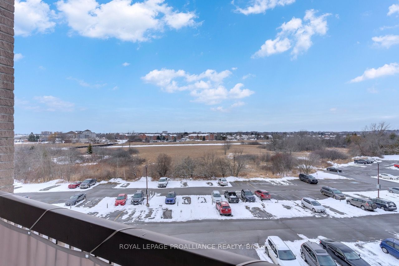 334 Queen Mary Road, #412