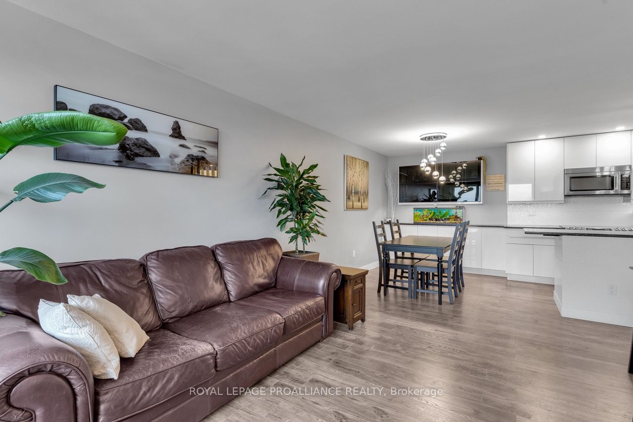 334 Queen Mary Road, #412