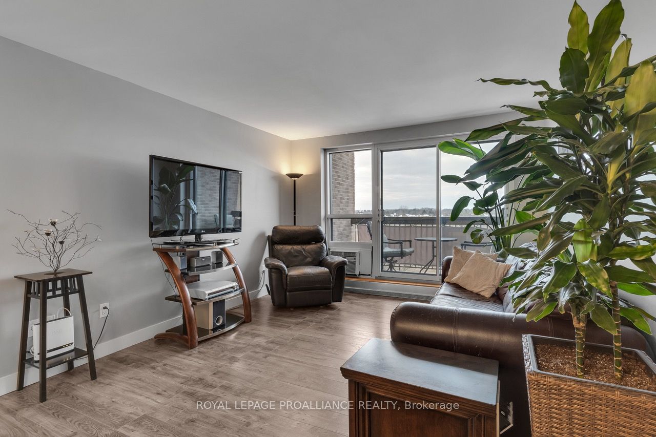 334 Queen Mary Road, #412