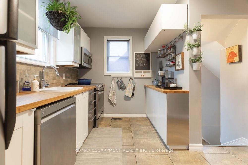 79 West 32nd St