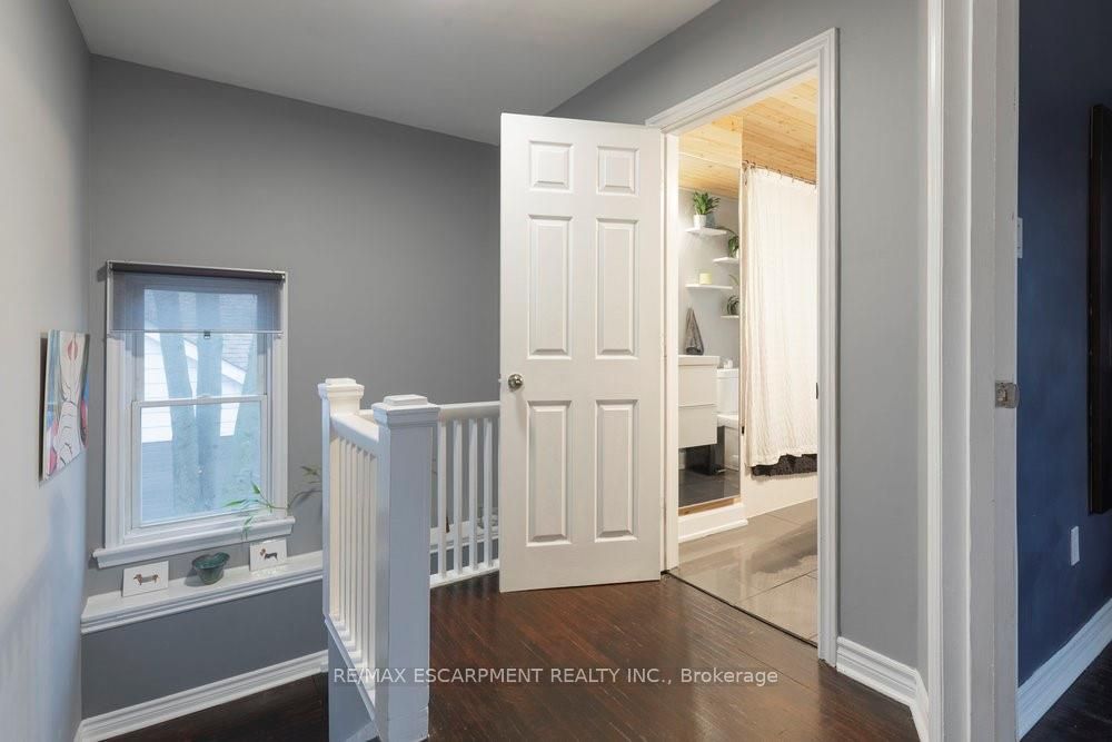 79 West 32nd St