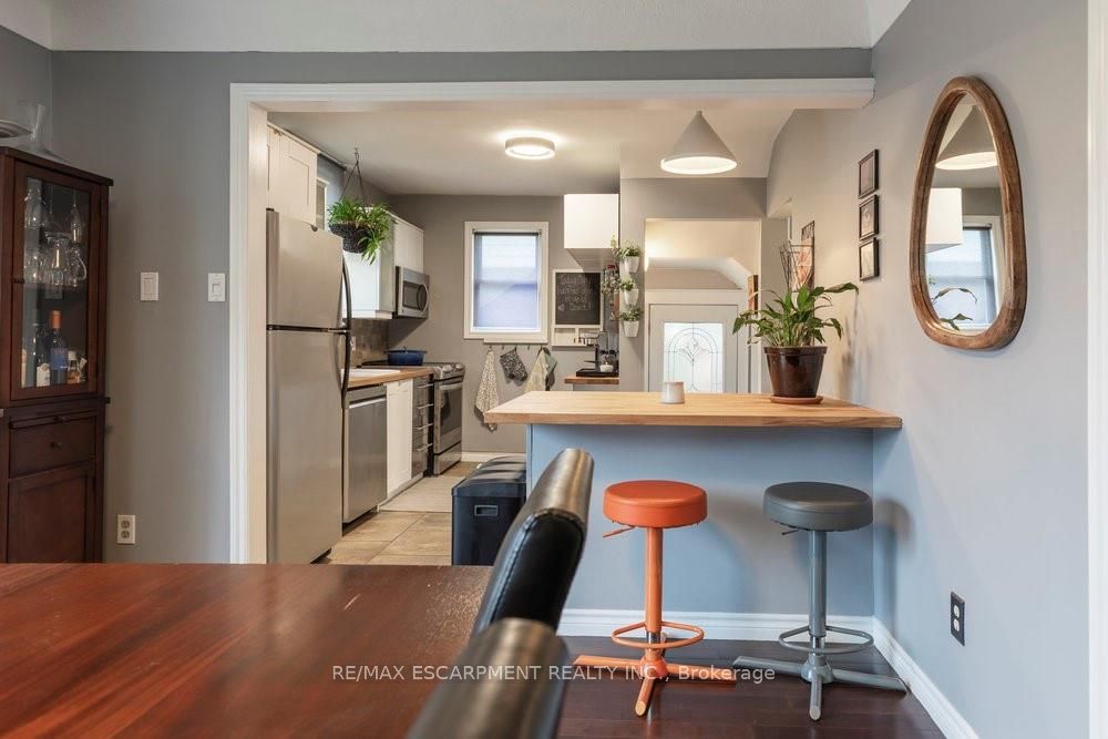 79 West 32nd St