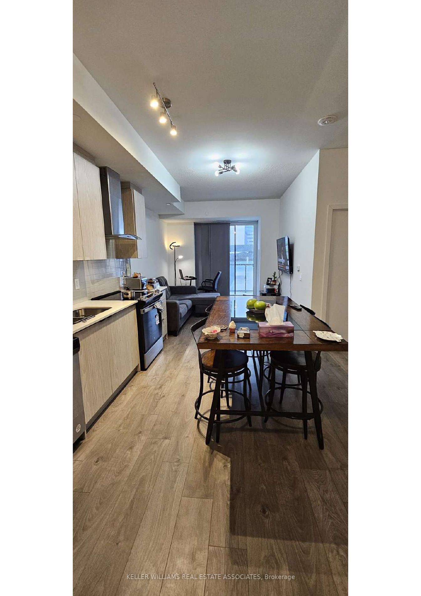 55 Duke St W, #409