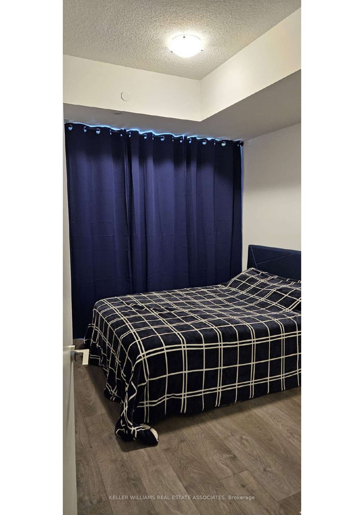 55 Duke St W, #409