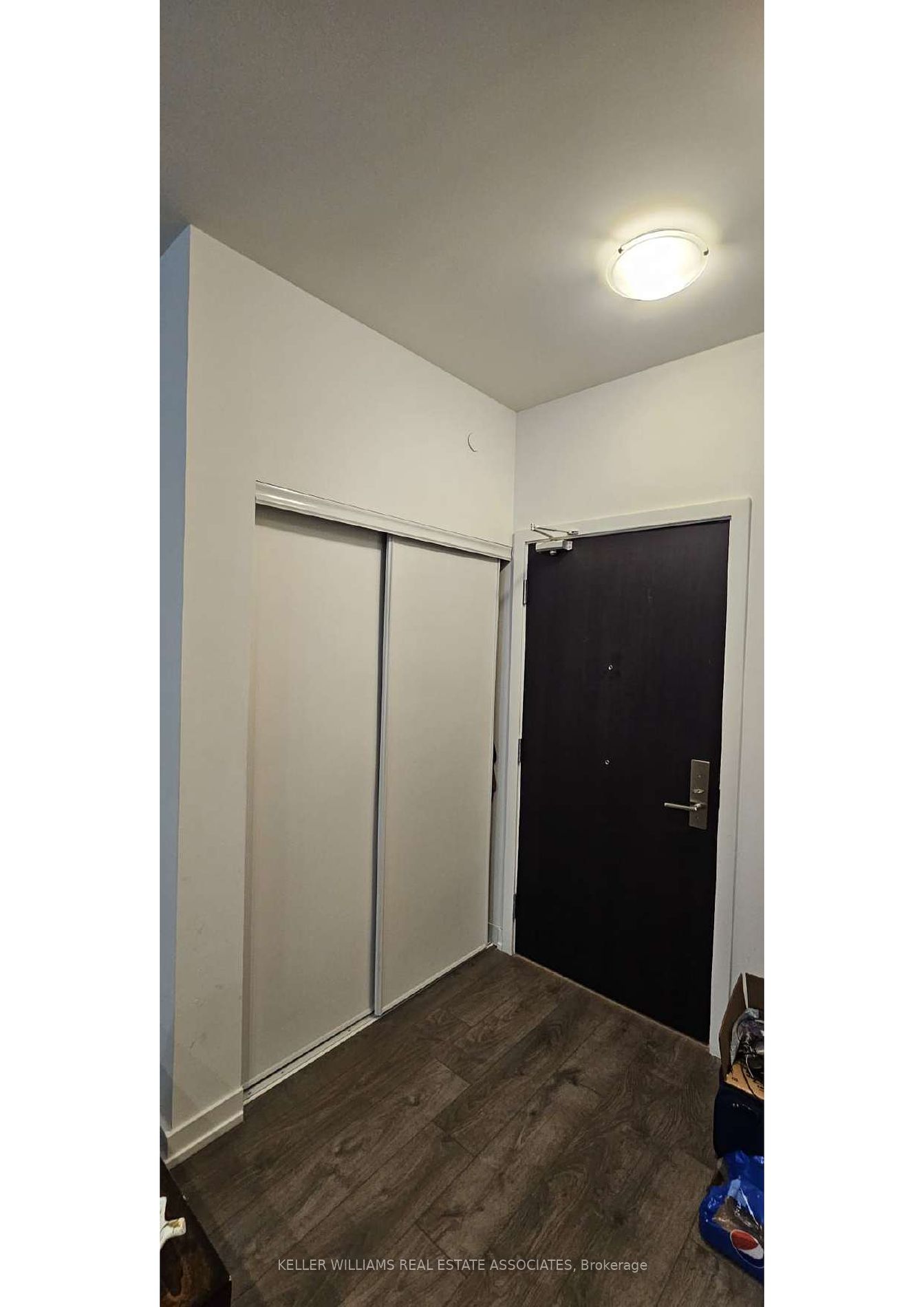 55 Duke St W, #409