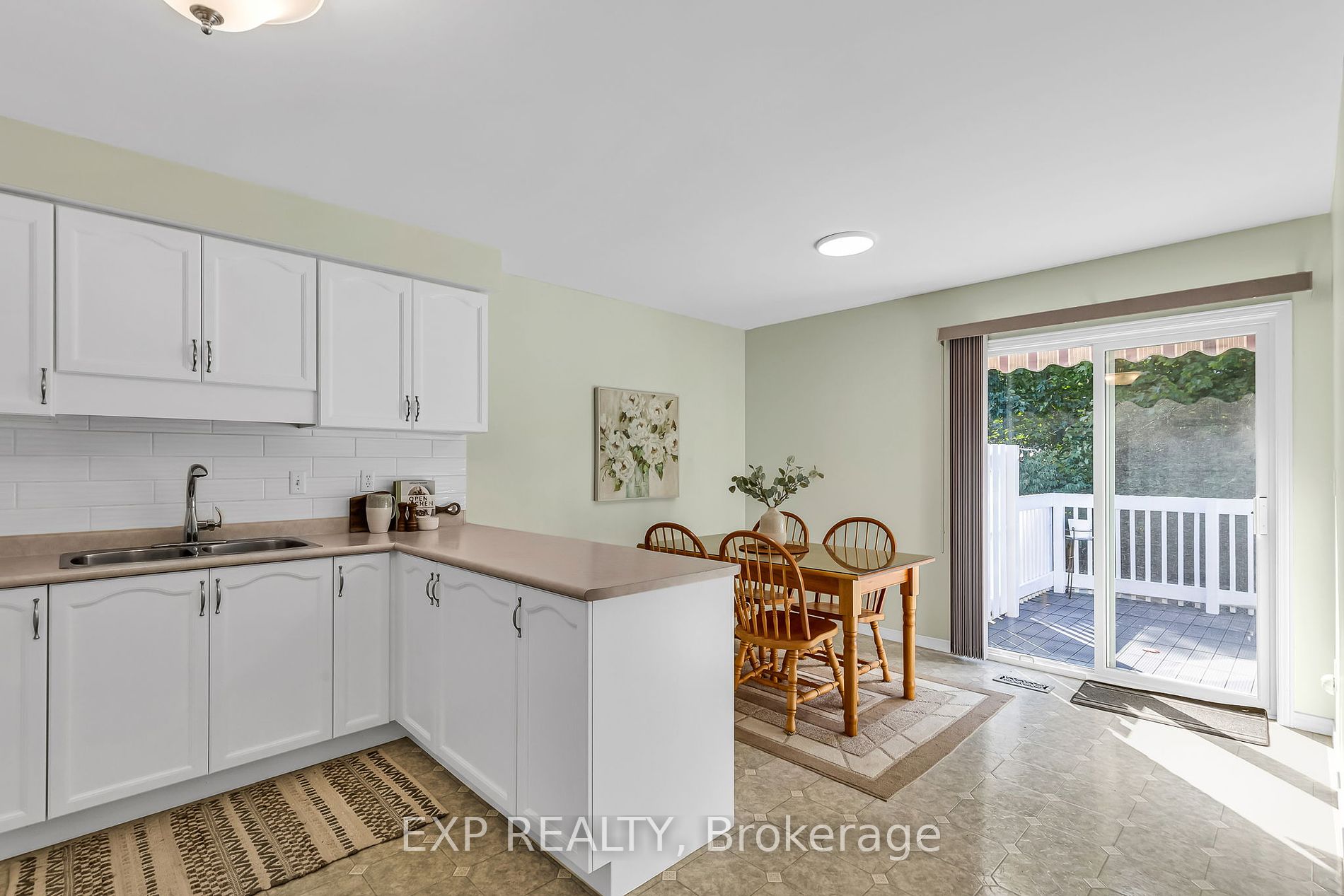 205 Carroll Cres