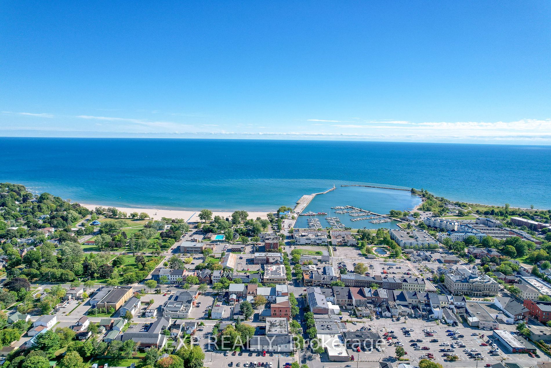 205 Carroll Cres