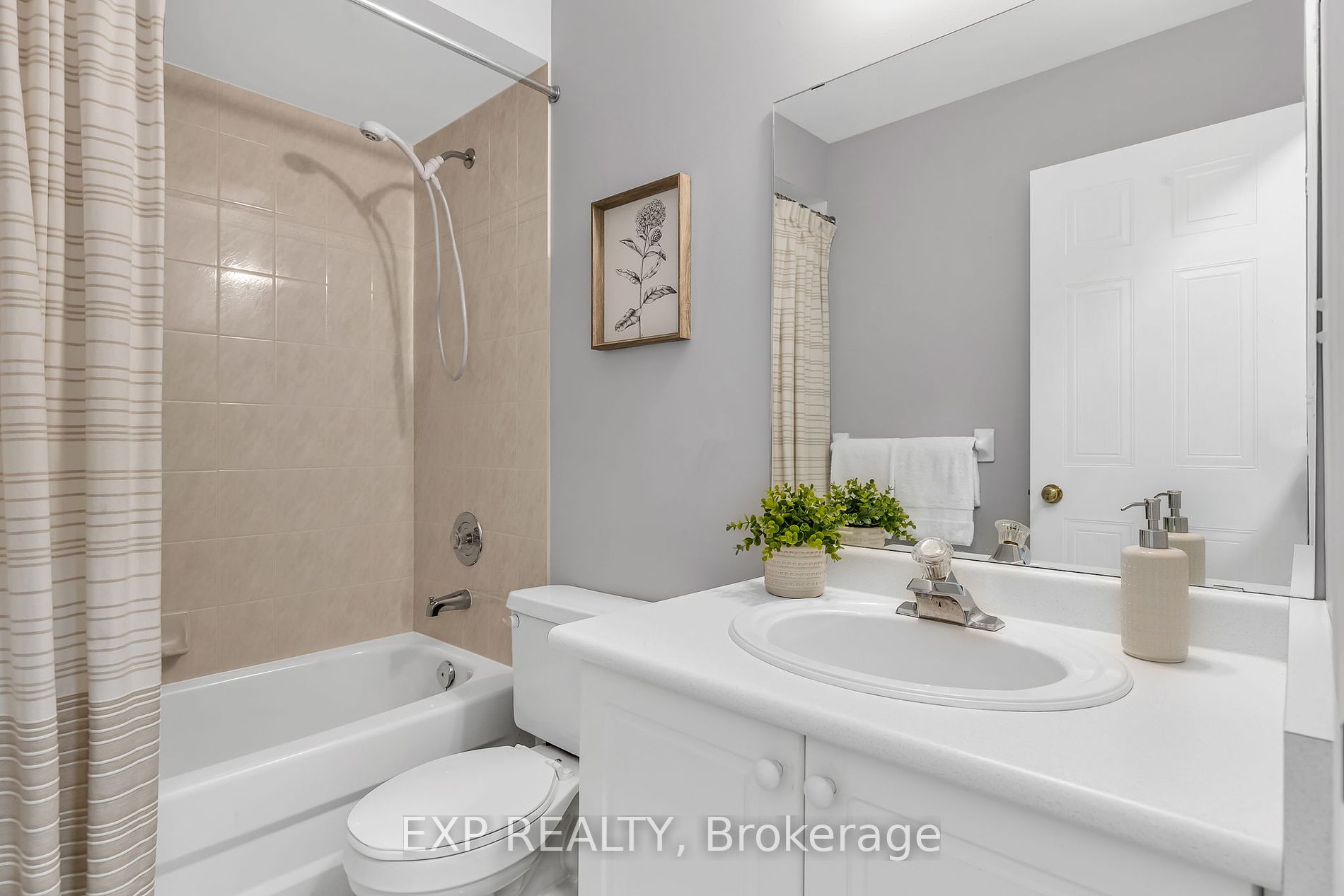 205 Carroll Cres