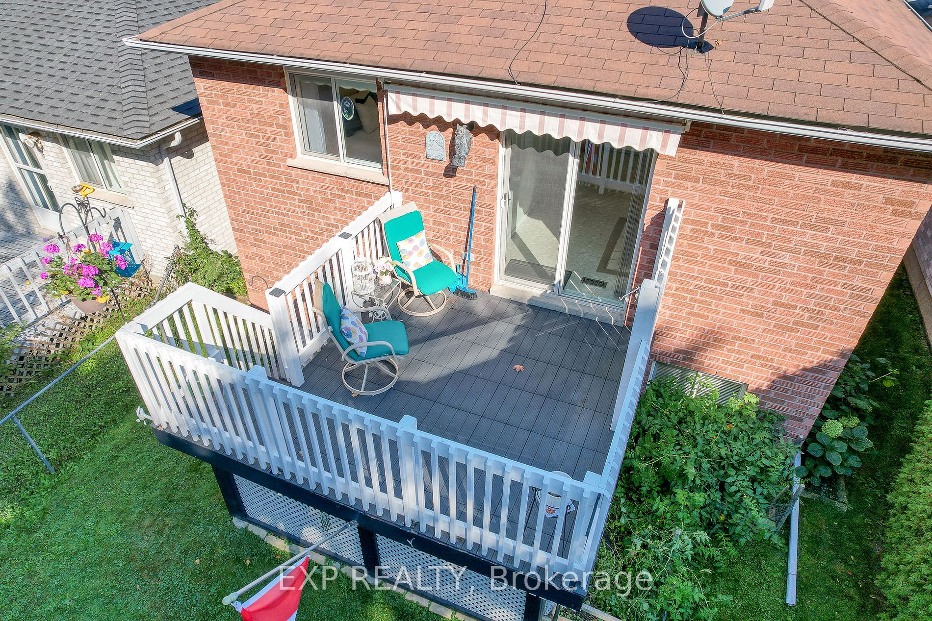 205 Carroll Cres