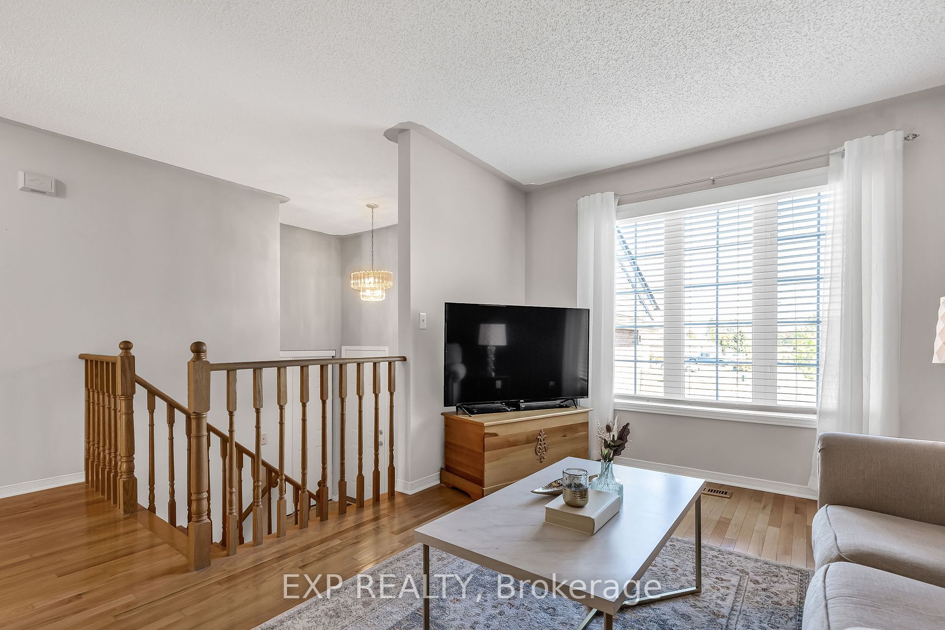205 Carroll Cres