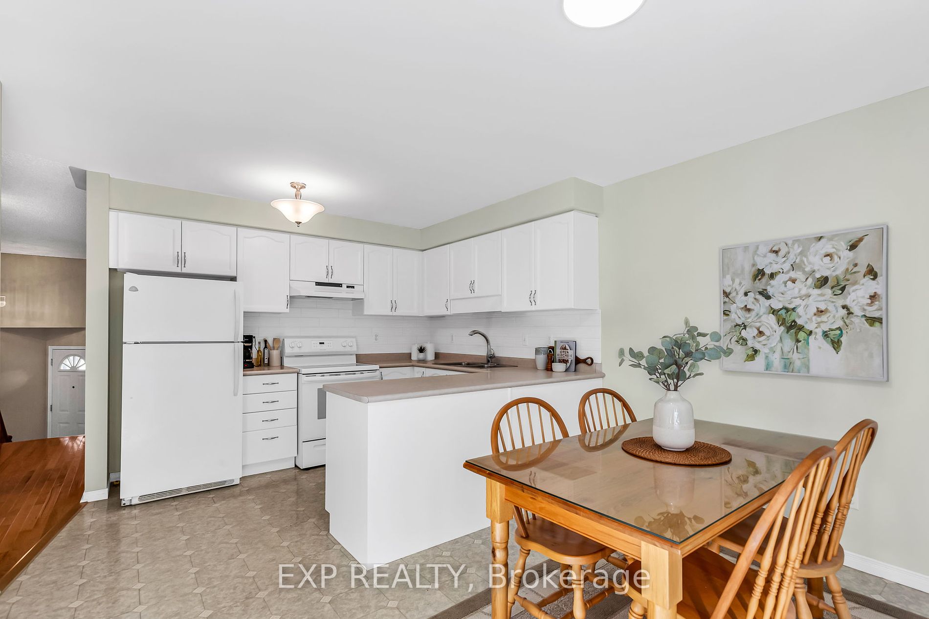 205 Carroll Cres