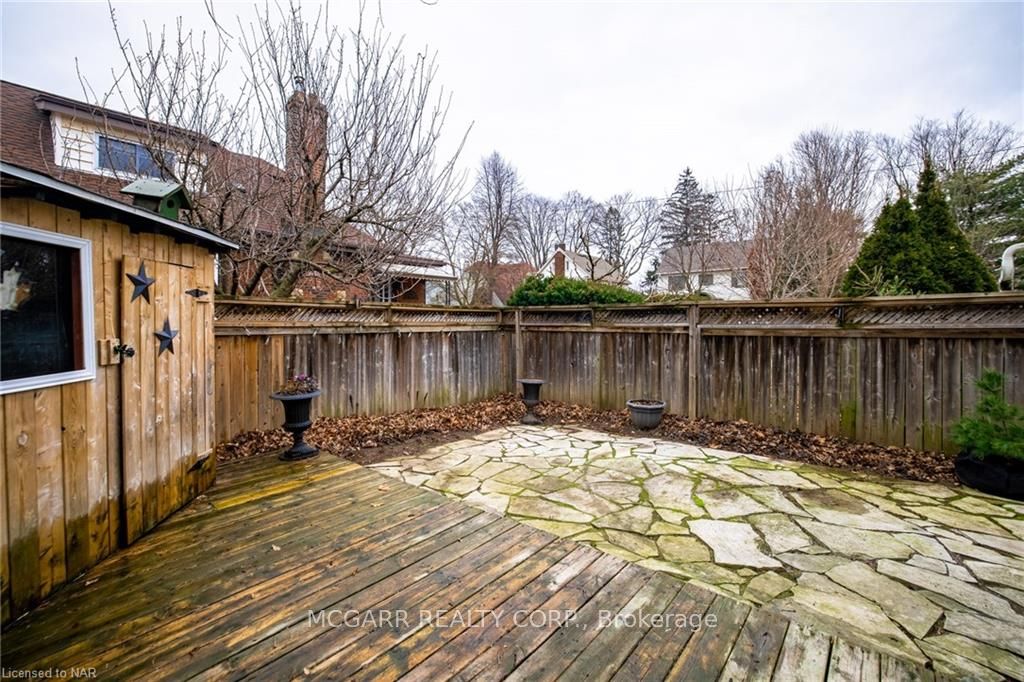 10 Woodruff Ave