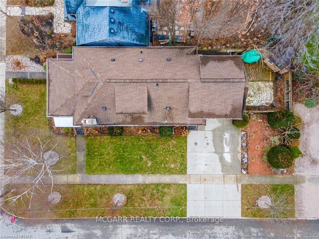 10 Woodruff Ave
