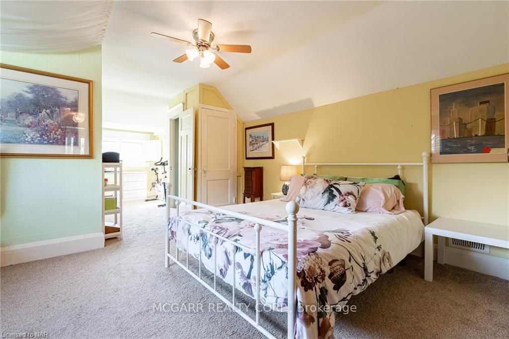 10 Woodruff Ave