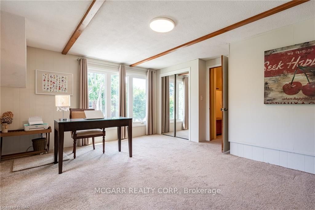 10 Woodruff Ave
