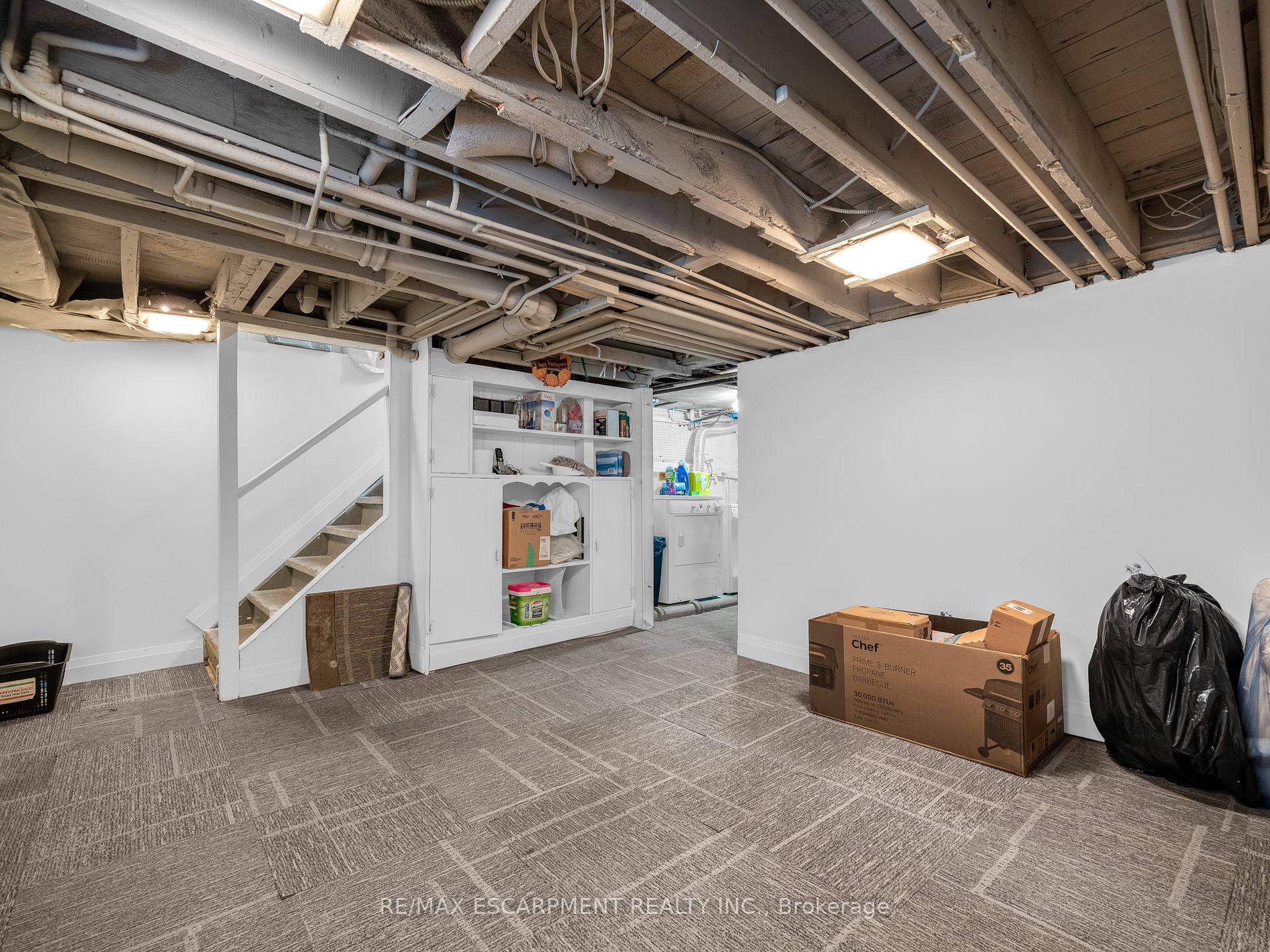 160 Welland Ave