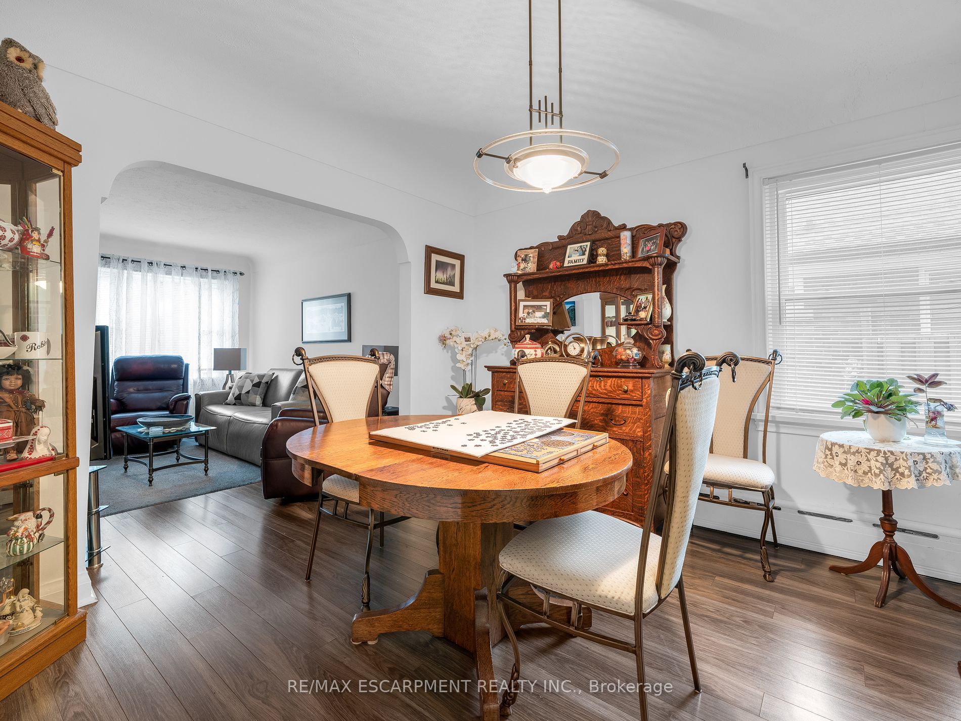 160 Welland Ave