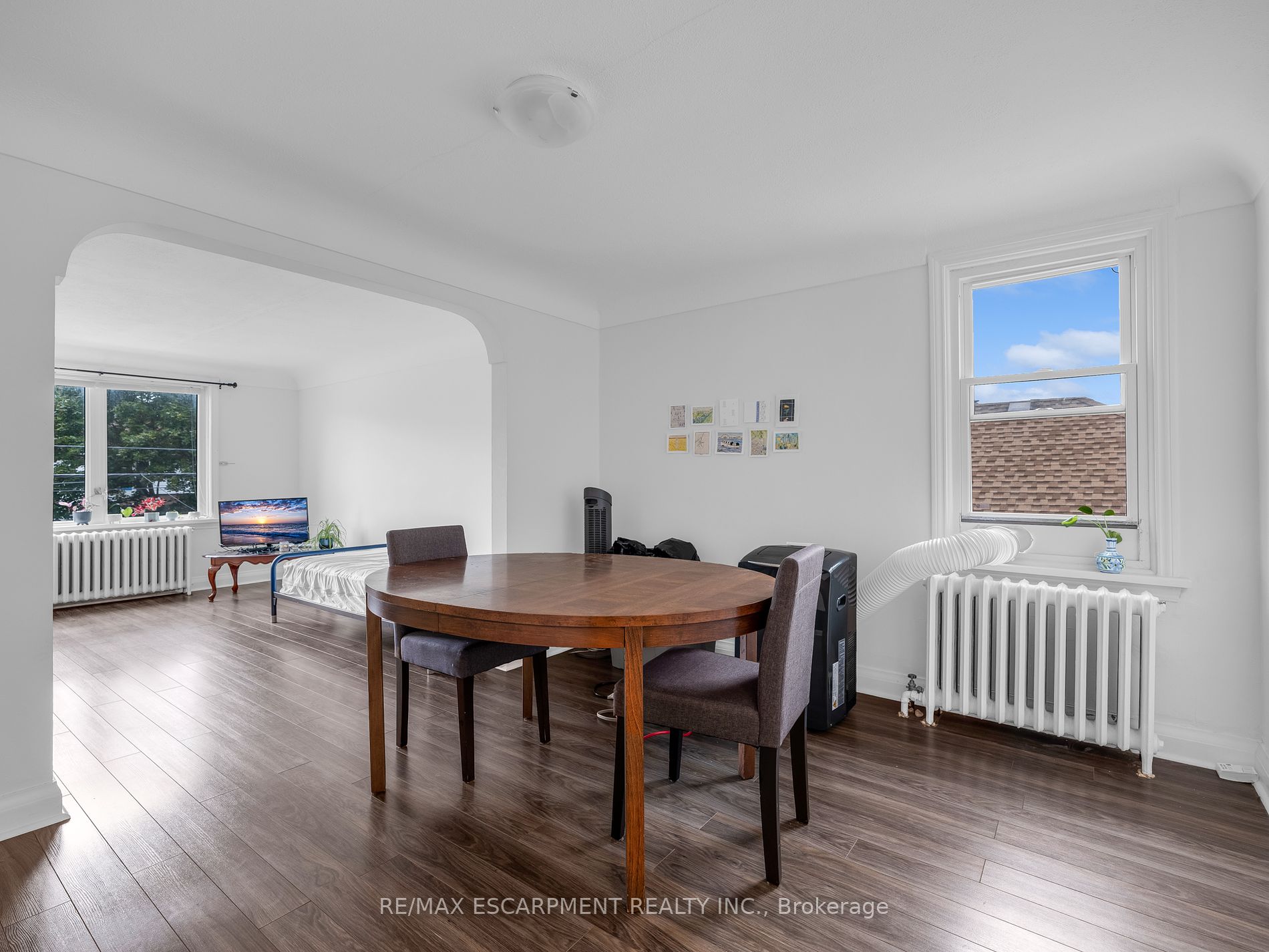 160 Welland Ave