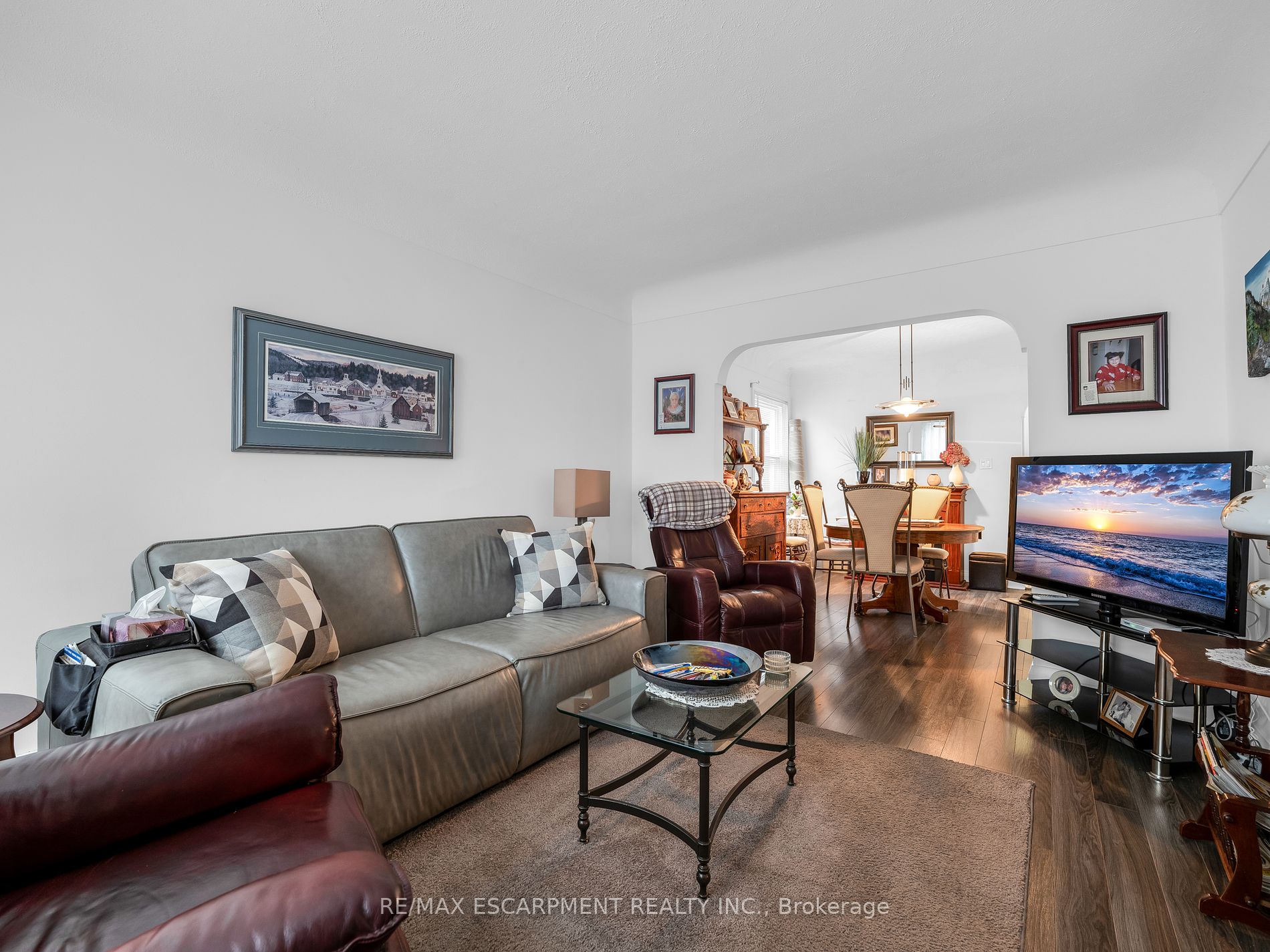 160 Welland Ave