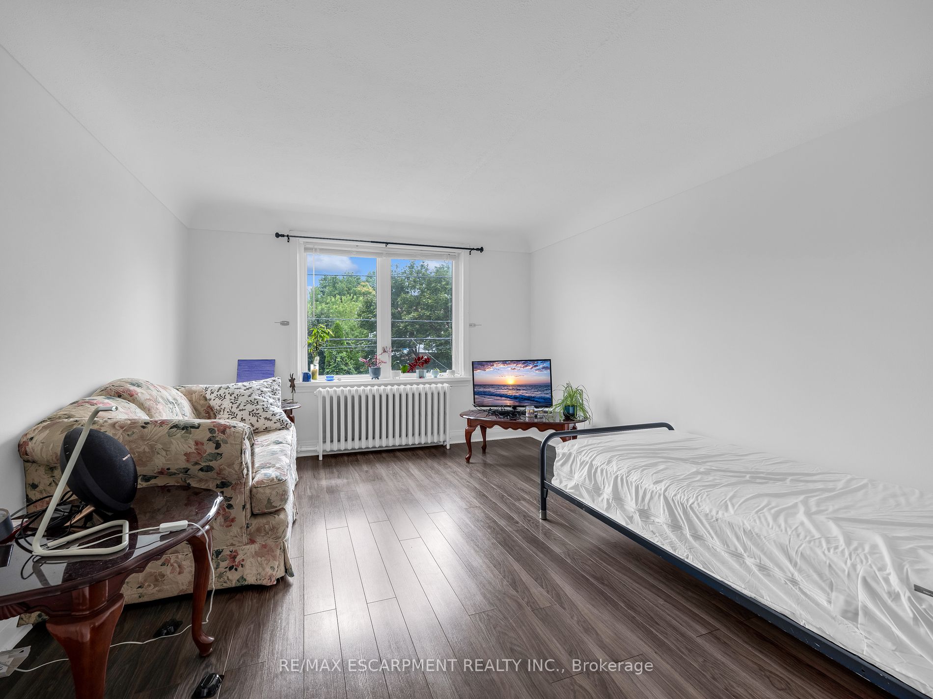 160 Welland Ave