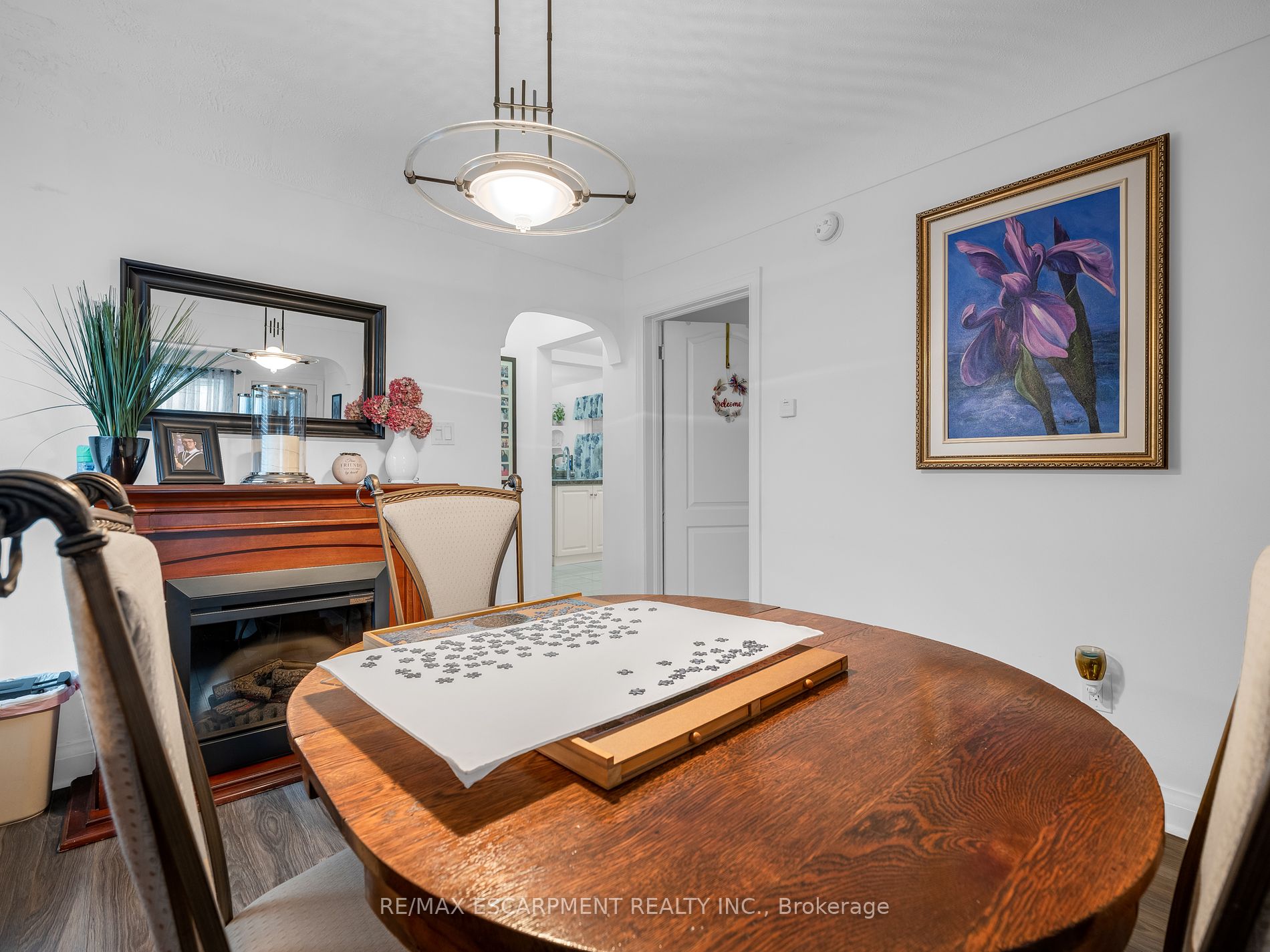 160 Welland Ave