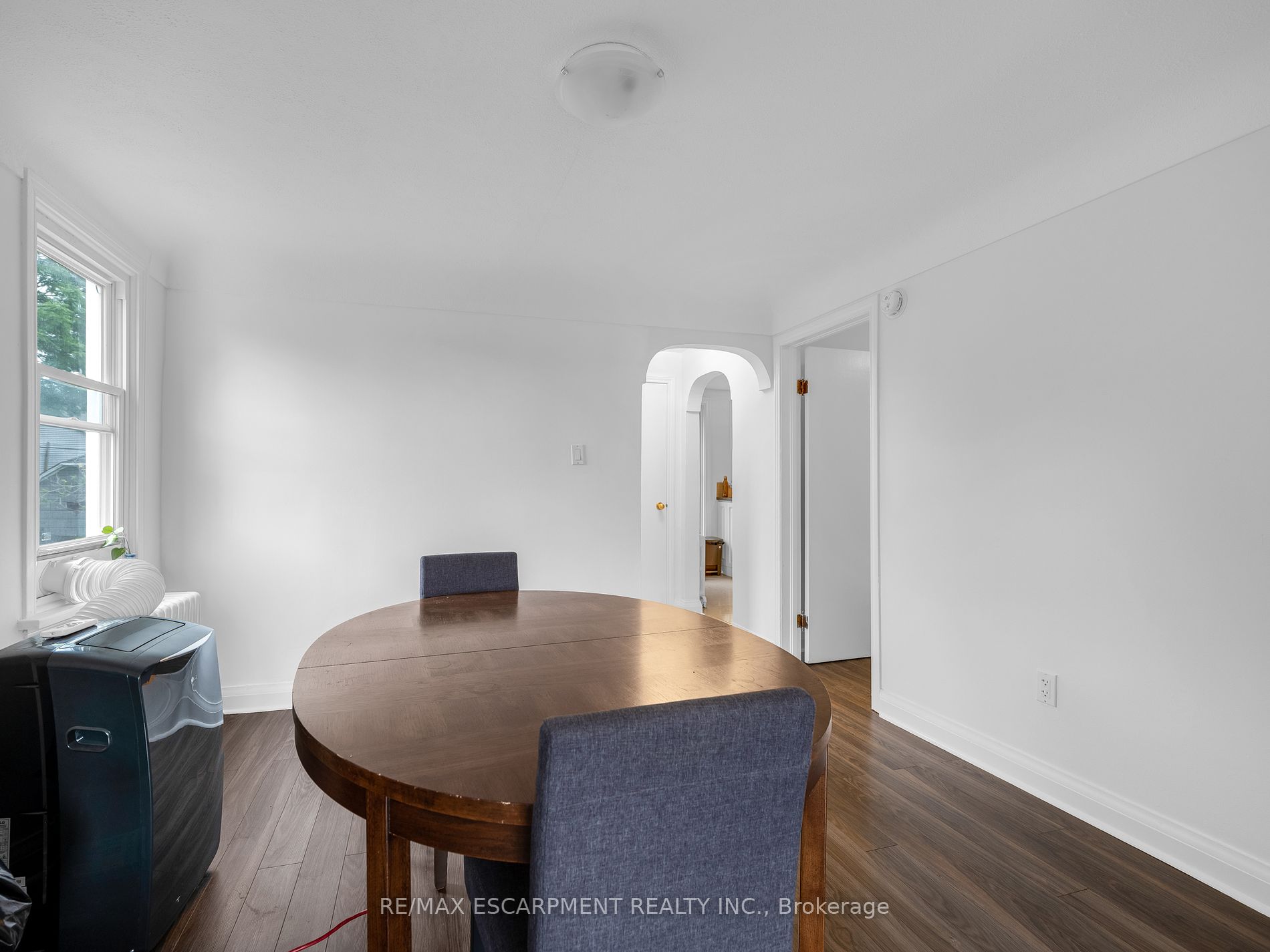 160 Welland Ave